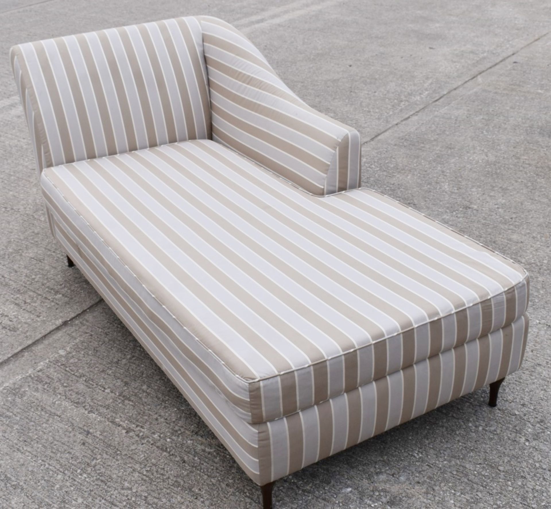1 x Classically Styled Chaise Lounge Upholstered in a Premium Striped Fabric - Recently Procured