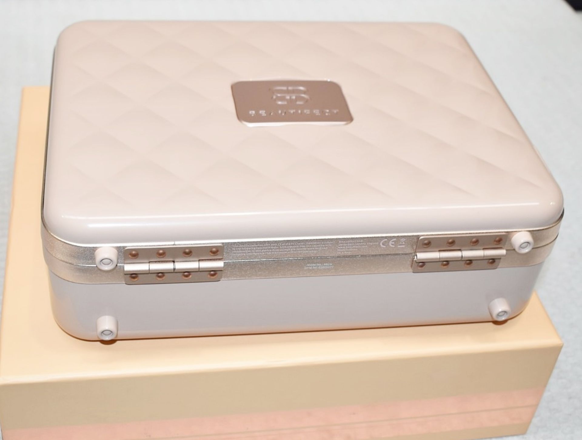 1 x BEAUTIFECT 'Beautifect Box' Make-Up Carry Case With Built-in Mirror - RRP £279.00 - Image 5 of 13
