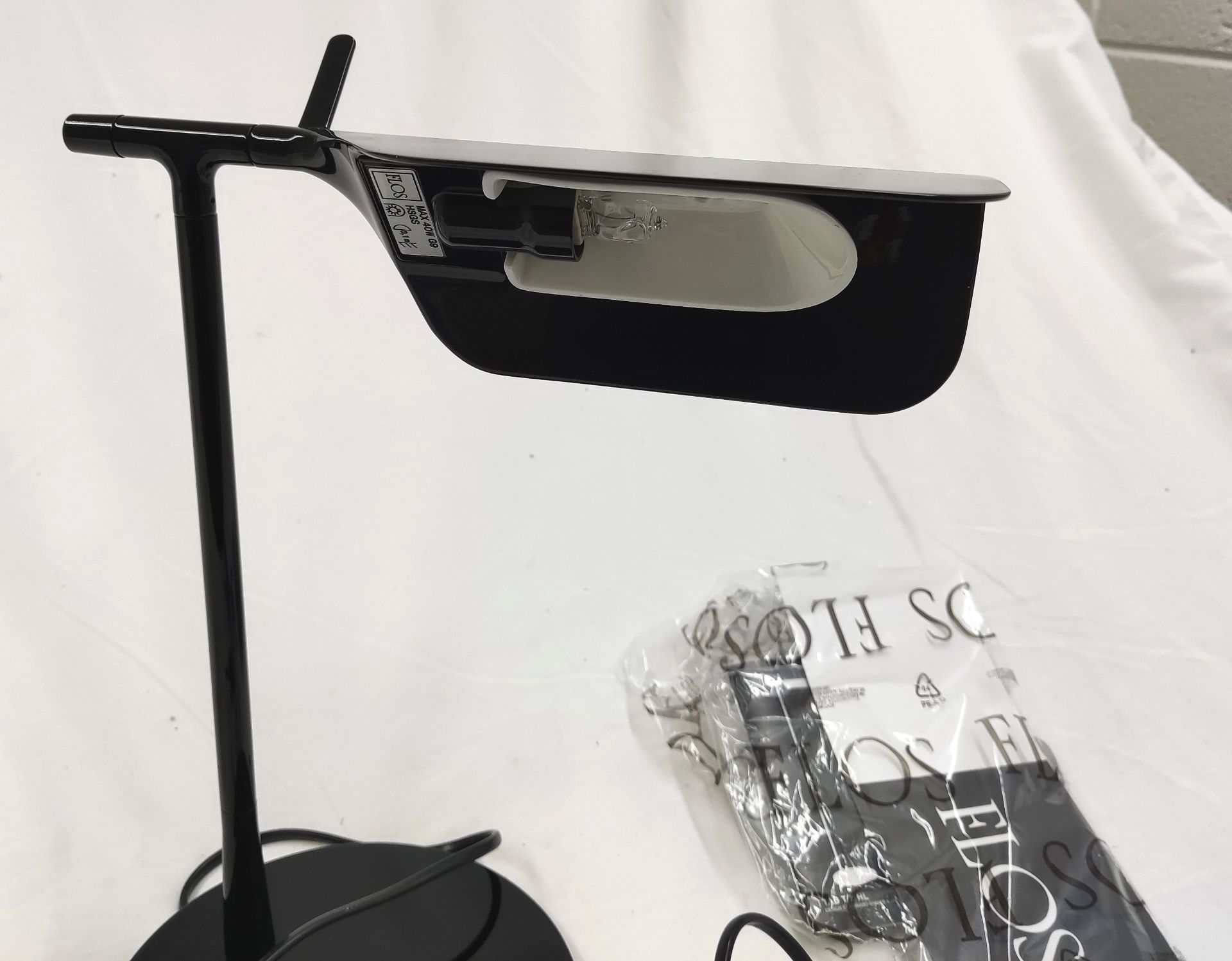 1 x FLOS Tab T Table Lamp With Adjustable Head - F6550330 - RRP £310 - Ref: ATR177-1/ATRPD - - Image 2 of 12