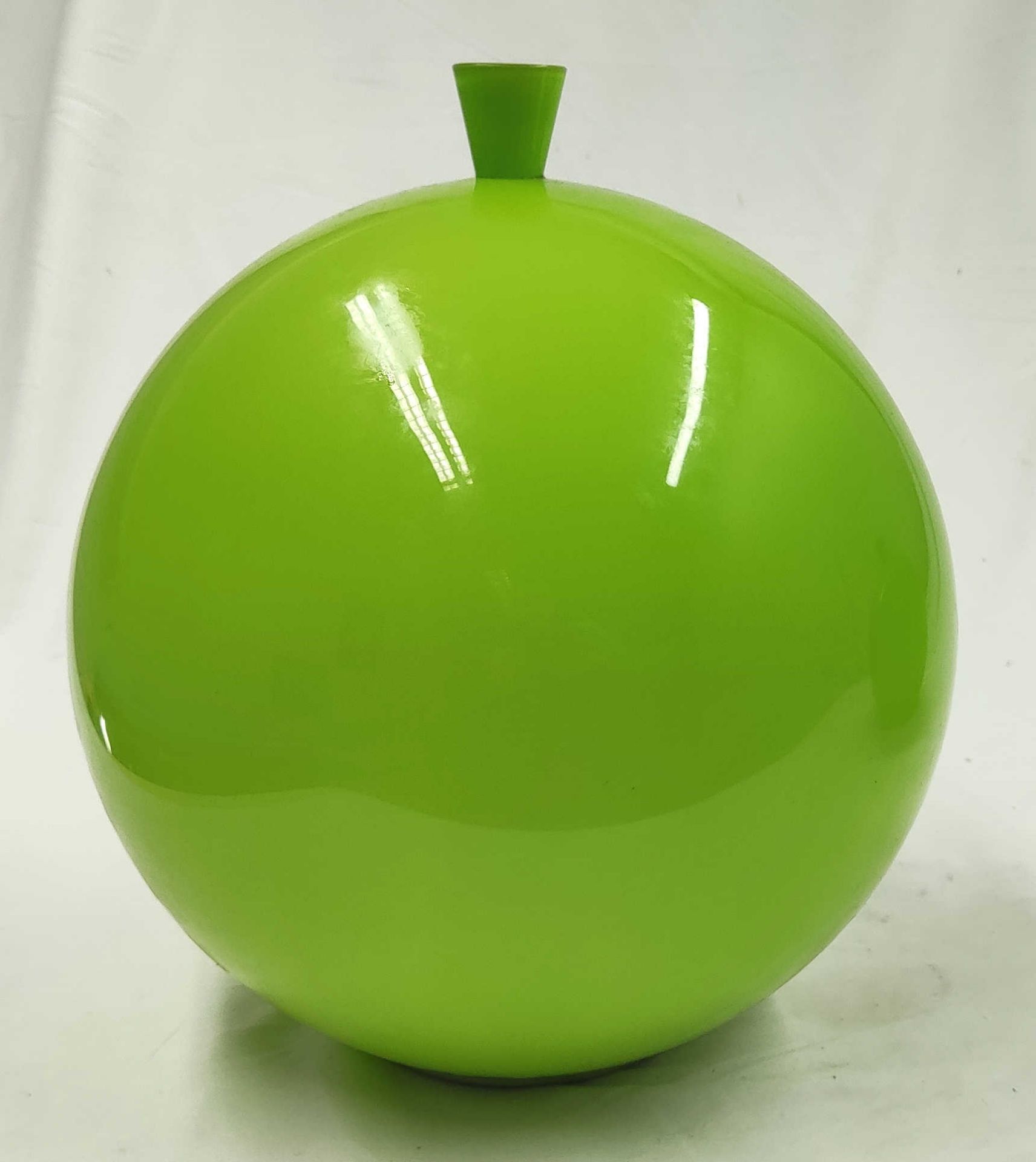 1 x BROKIS / BORIS KLIMEK "Memory" Balloon-shaped Designer Glass Light Fitting, Green - RRP £390.00 - Image 7 of 10