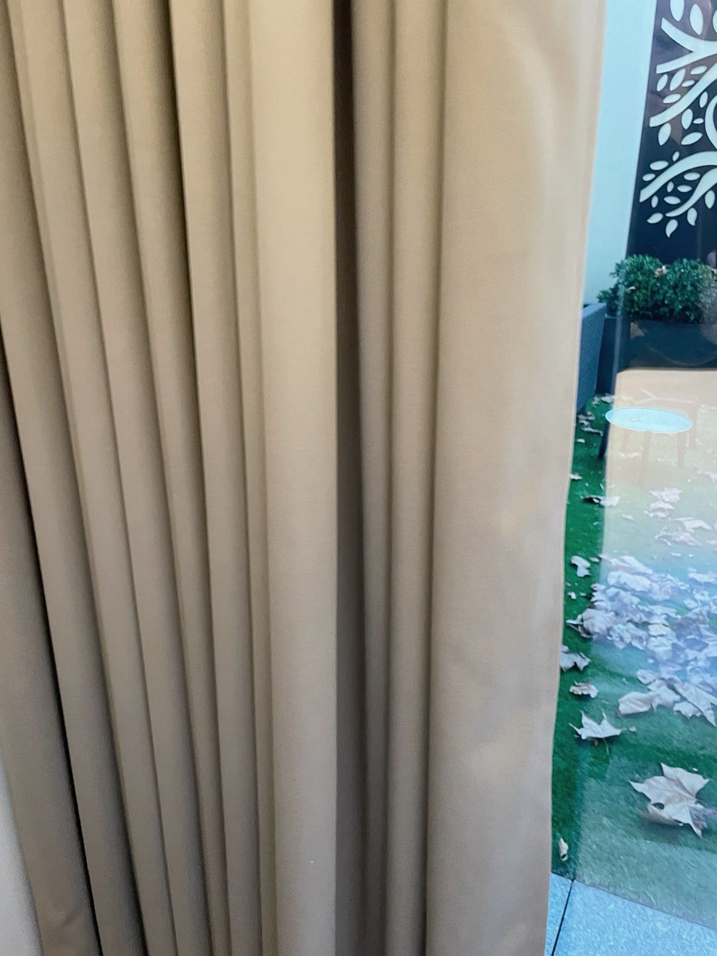 1 x Luxury Lined Bedroom Curtain in a Neutral Tone - Image 2 of 6