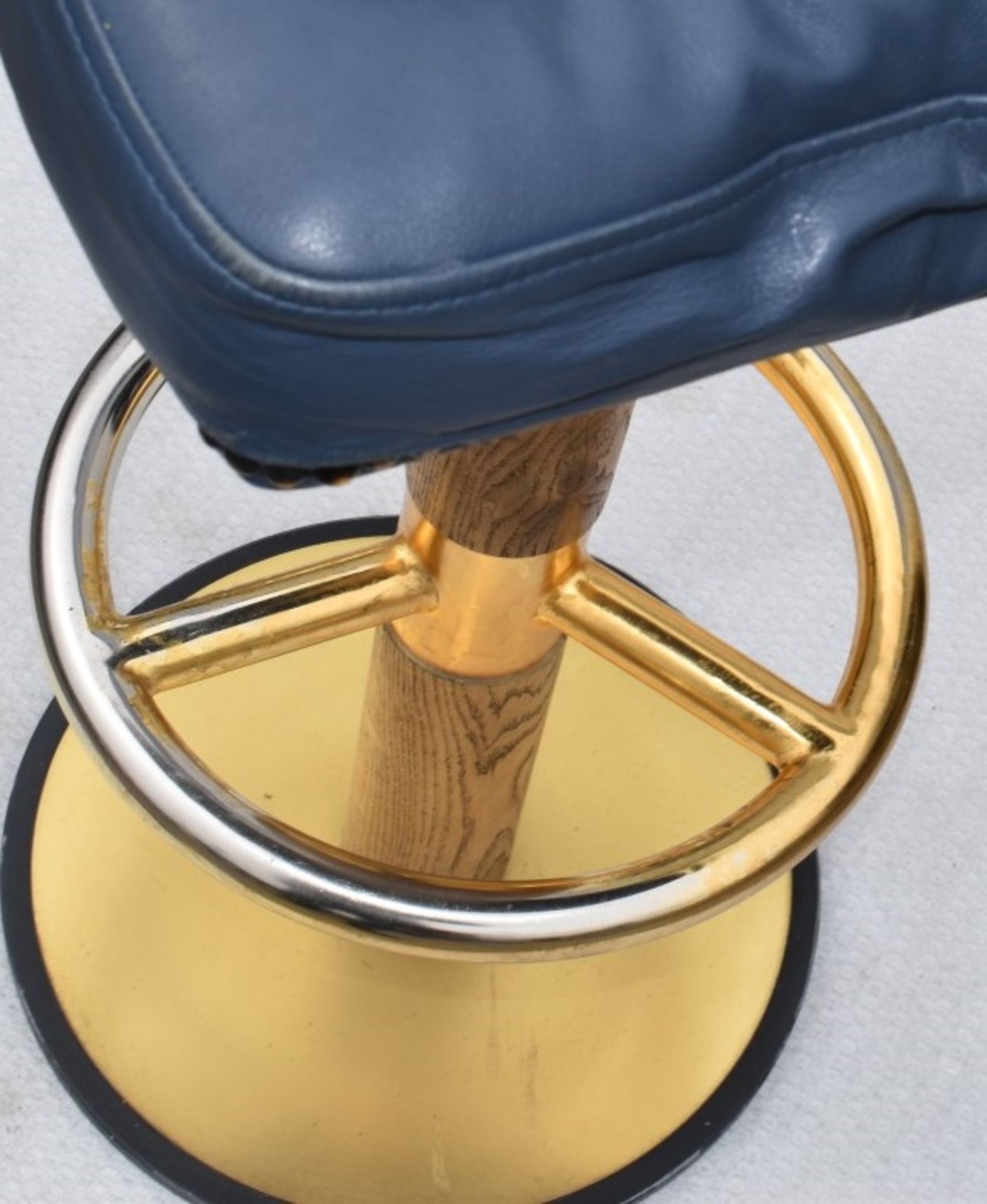 1 x Luxury Buttoned Bar Stool with Wooden Frame, Metal Base, Footrest and Studded Upholstery in a - Image 6 of 8