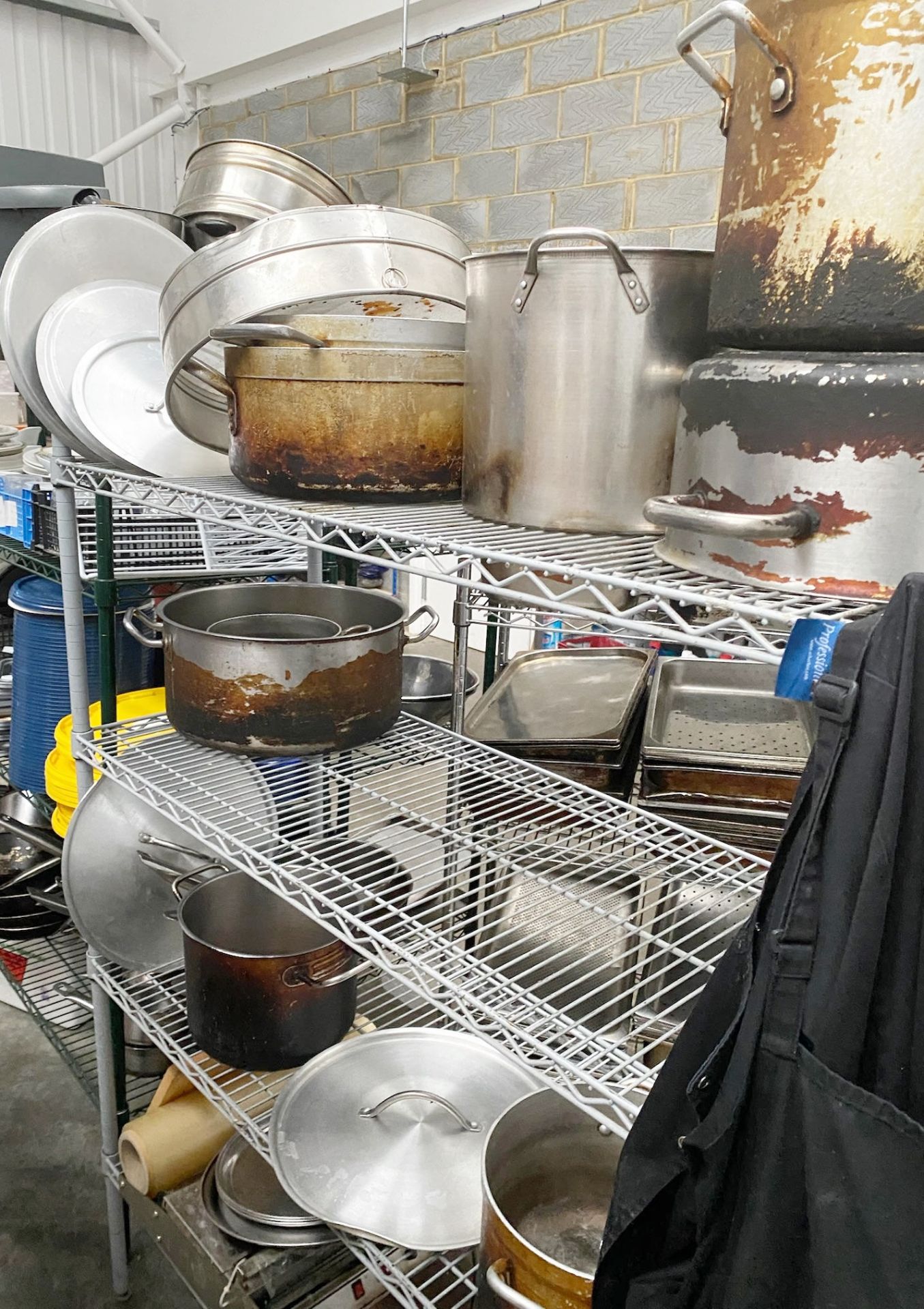 2 x Wire Storage Racks With a Large Quantity of Kitchen Utensils and Accessories - Image 4 of 4