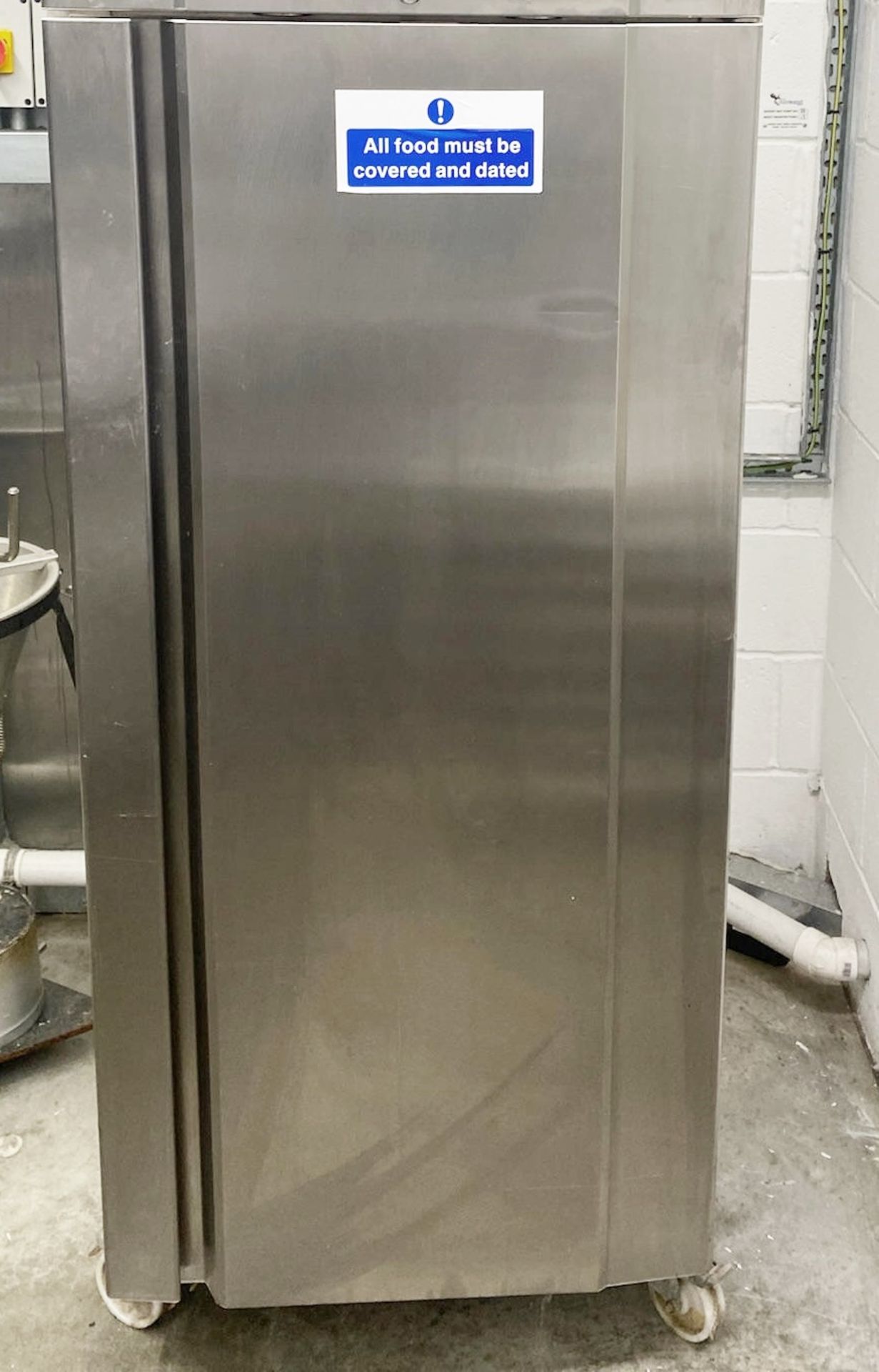 1 x Gram Upright Commercial Refrigerator With Stainless Steel Finish - Dimensions: H190 x D70 x D70 - Image 3 of 6