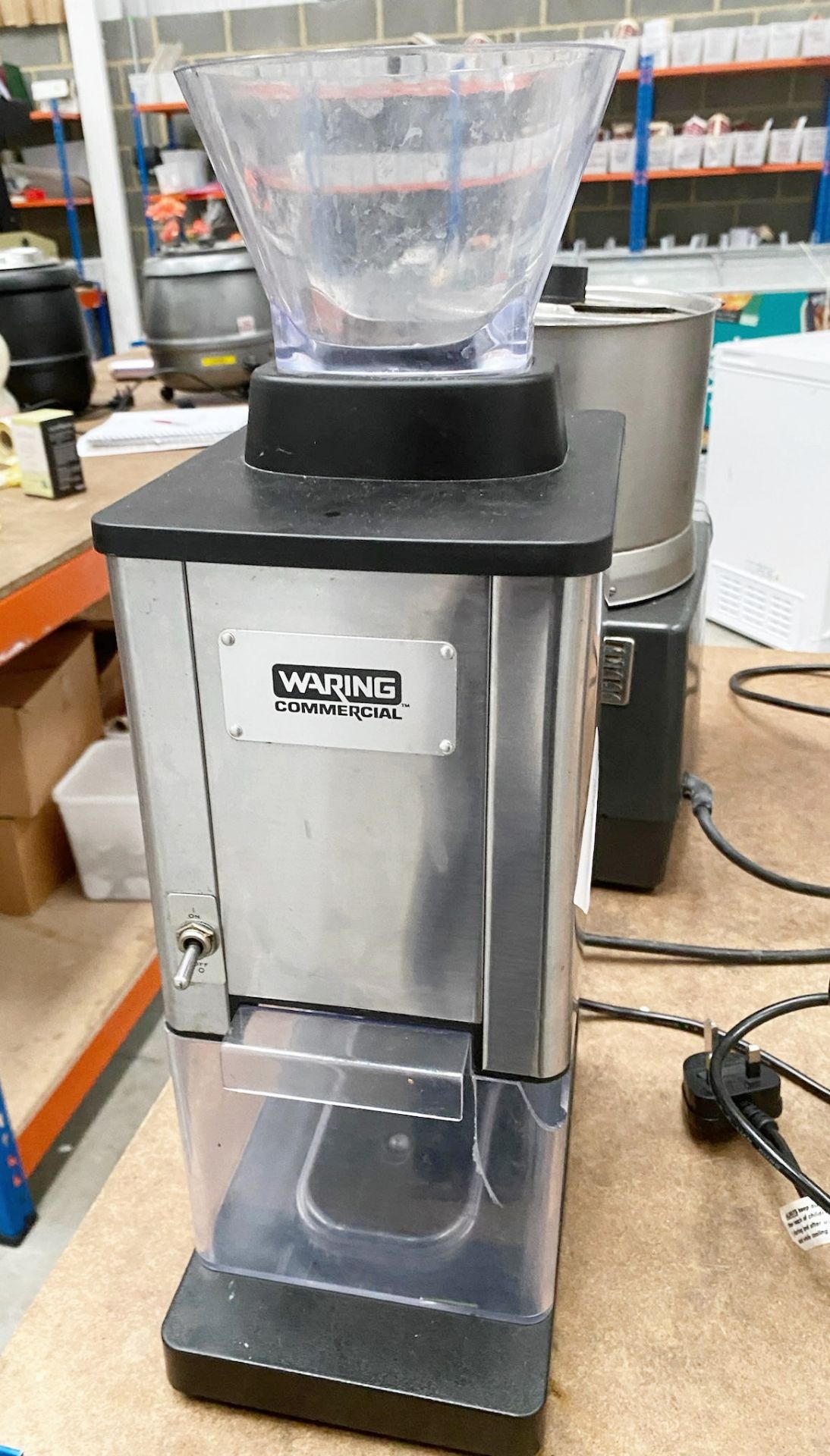 1 x Waring Commercial Ice Crusher - Model: IC70K - Crushes 22kg of Per Hour