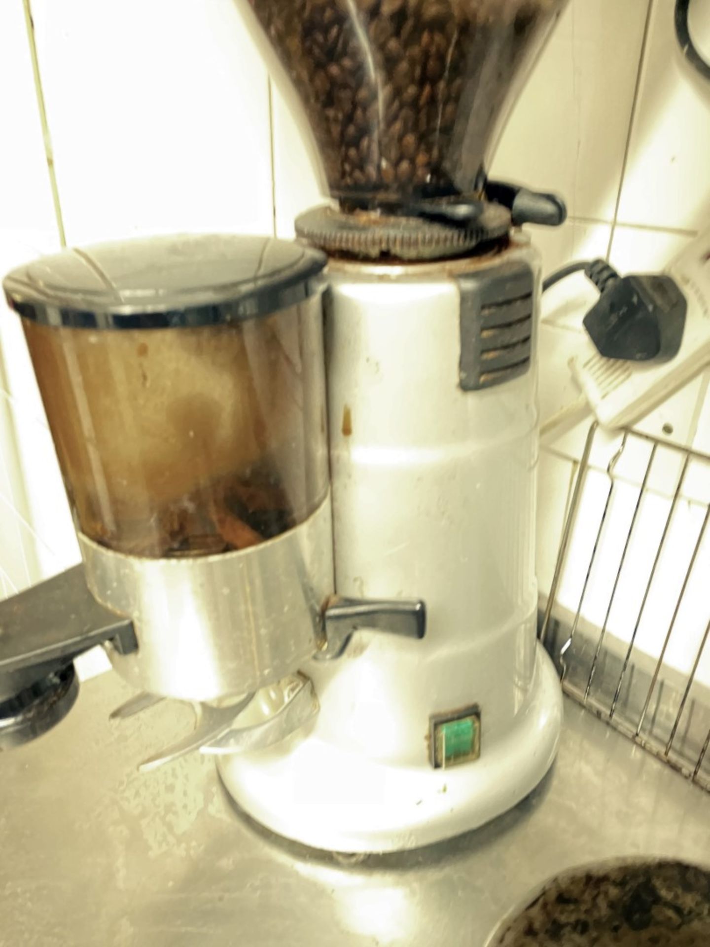 1 x Silver Grey 1-Kilo Auto 1400rpm Coffee Grinder - Image 3 of 5