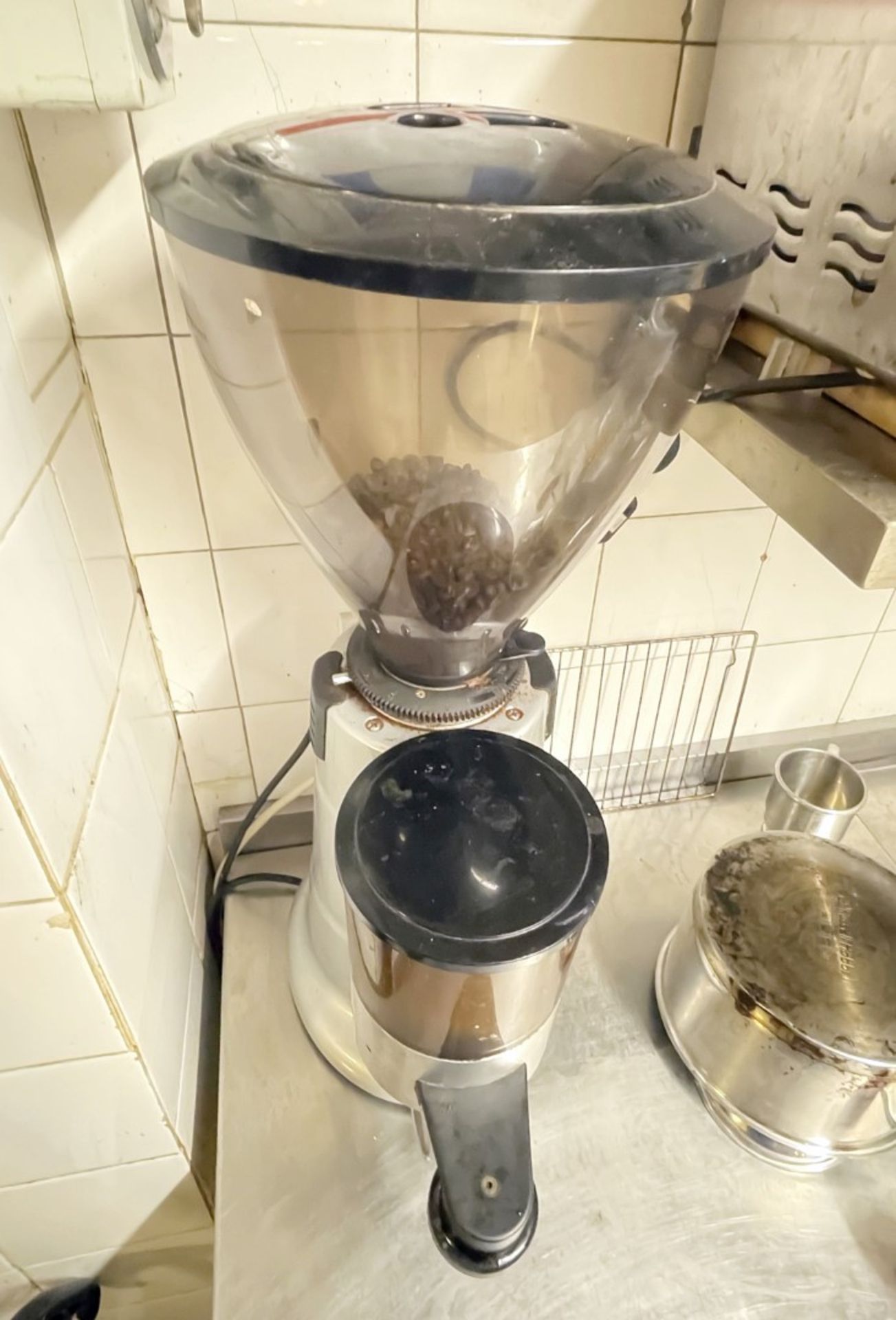 1 x Silver Grey 1-Kilo Auto 1400rpm Coffee Grinder - Image 4 of 5