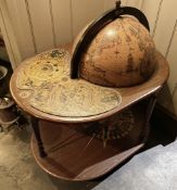 1 x Vintage Italian Freestanding Oval Globe Drinks Cabinet Mini Wine Bar with an Antique Aesthetic