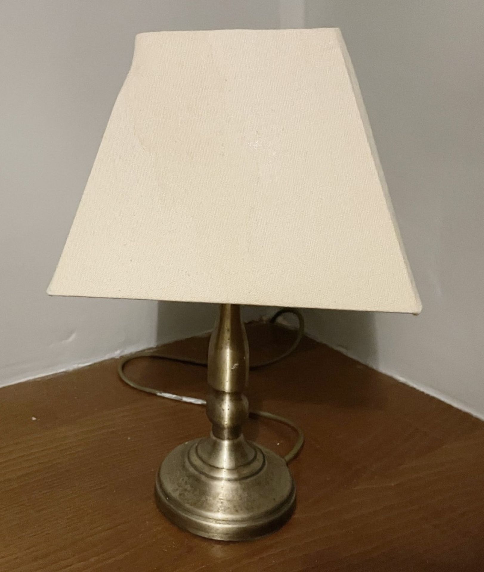 8 x Assorted Vintage-style Table Lamps with Metal Bases and a Variety of Shades - Image 3 of 6