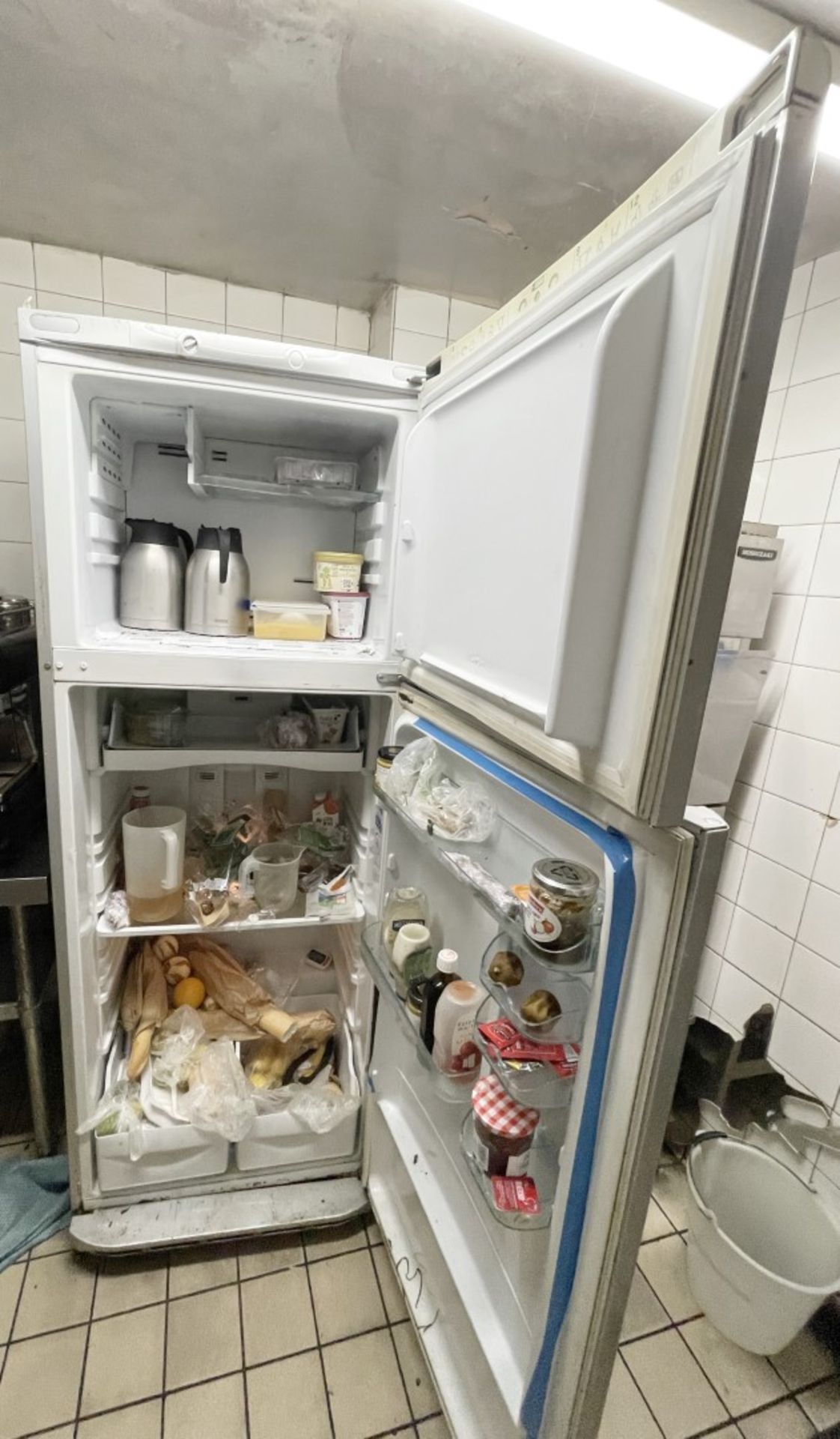 1 x Upright 'No Frost' 2-Door Fridge Freezer - From a Working Commercial Kitchen Environment - CL909 - Image 3 of 3