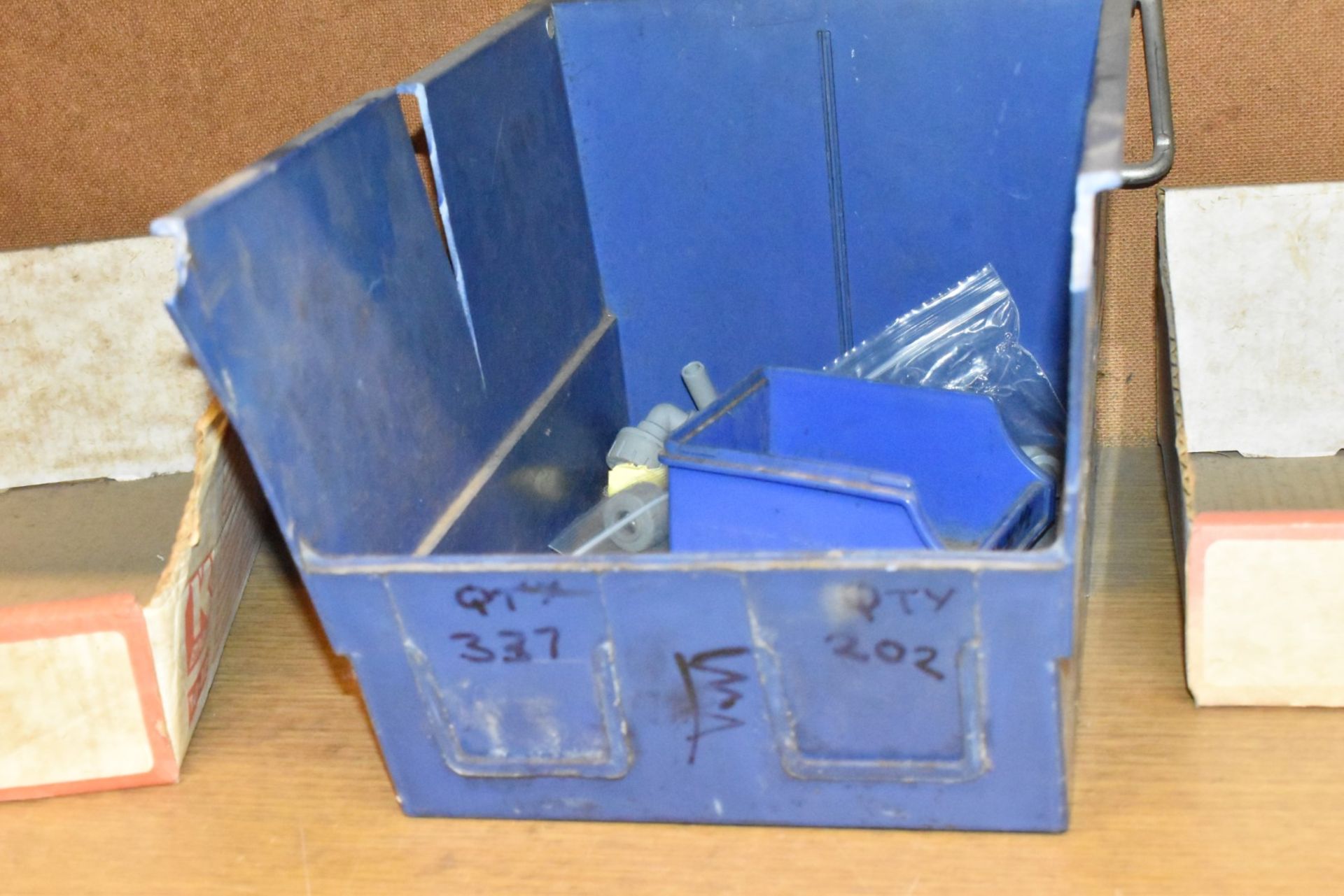 1 x Large Assorted Collection of Plumbing Parts, Bathroom Accessories, Wire Cages, Linbins and More - Image 133 of 217