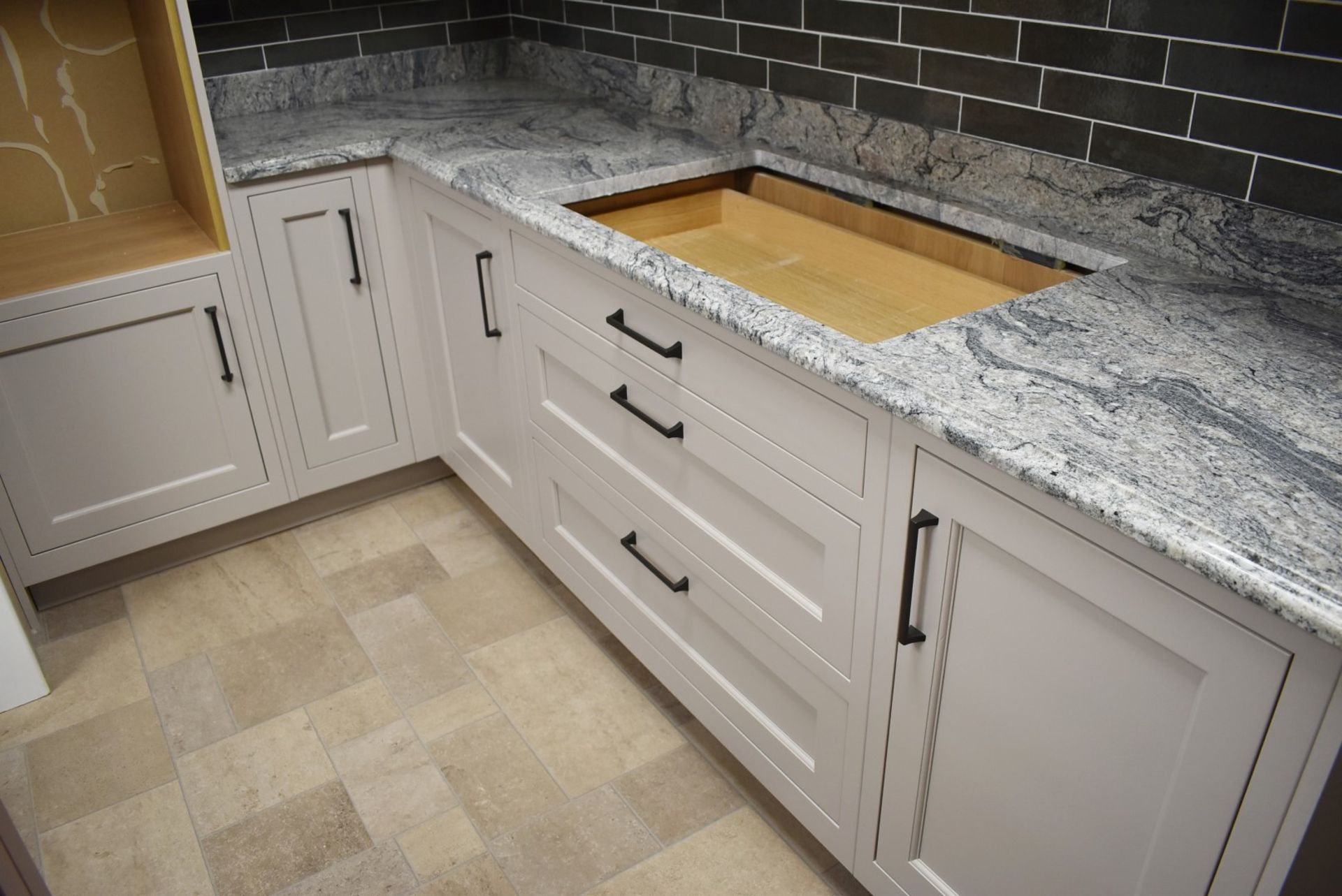 1 x LochAnna Ex Display Fitted Kitchen With Granite Worktops, Solid Wood Doors, Soft Close Drawers - Image 2 of 34