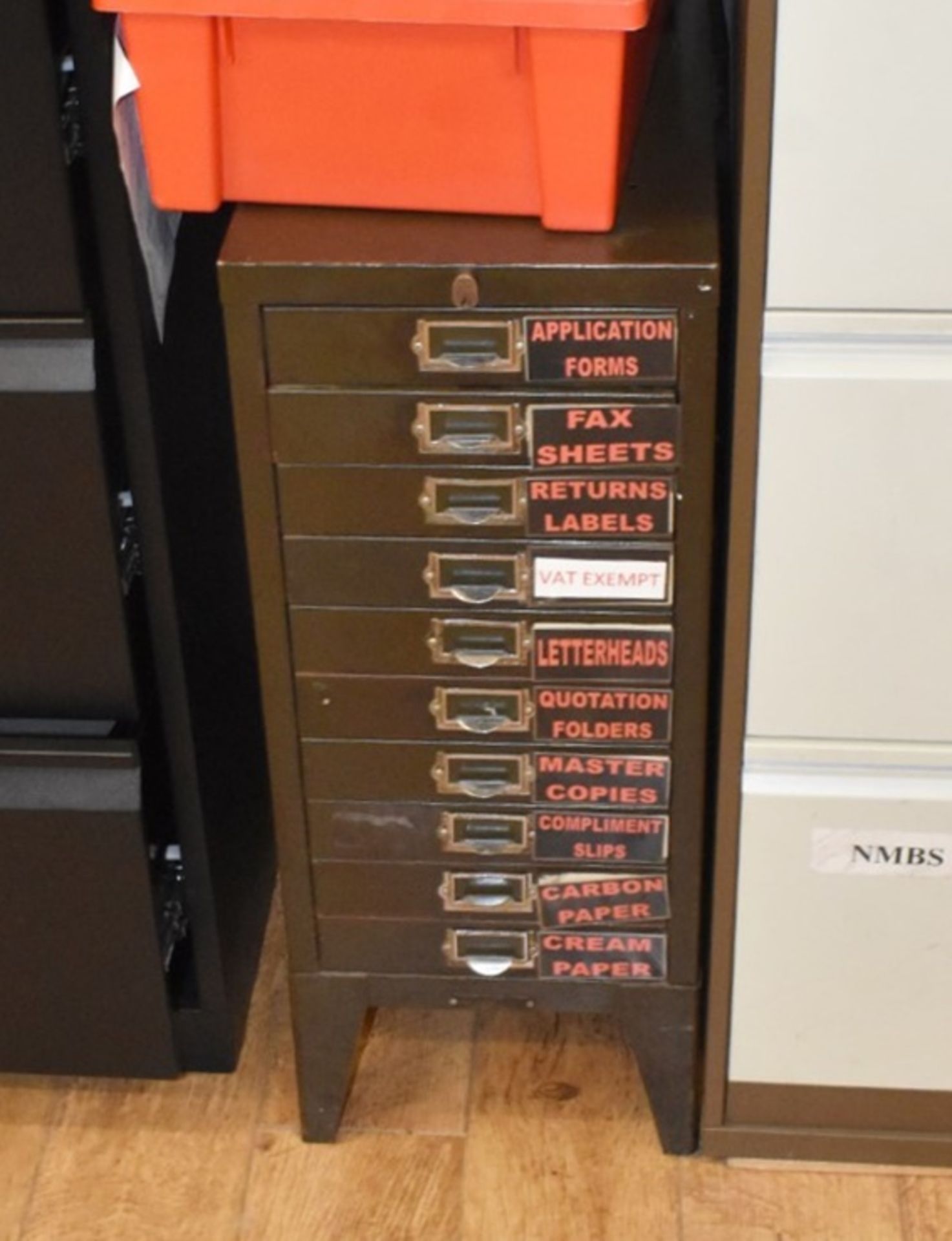 3 x Filing Cabinets Including a Nice Vintage A4 Drawer Cabinet - Image 4 of 4