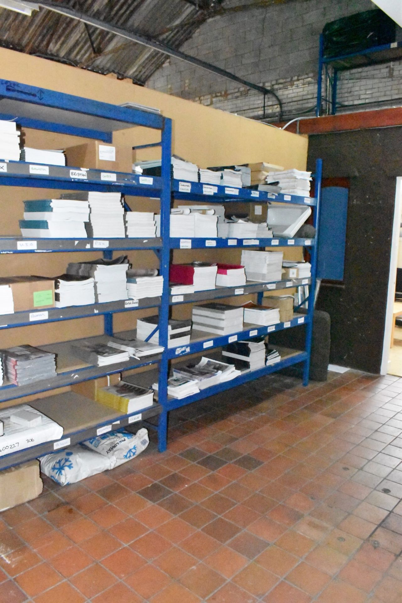 1 x Large Collection of Warehouse Shelving to Include 7 x Uprights, 34 x Crossbeams and Shelves - Image 9 of 13