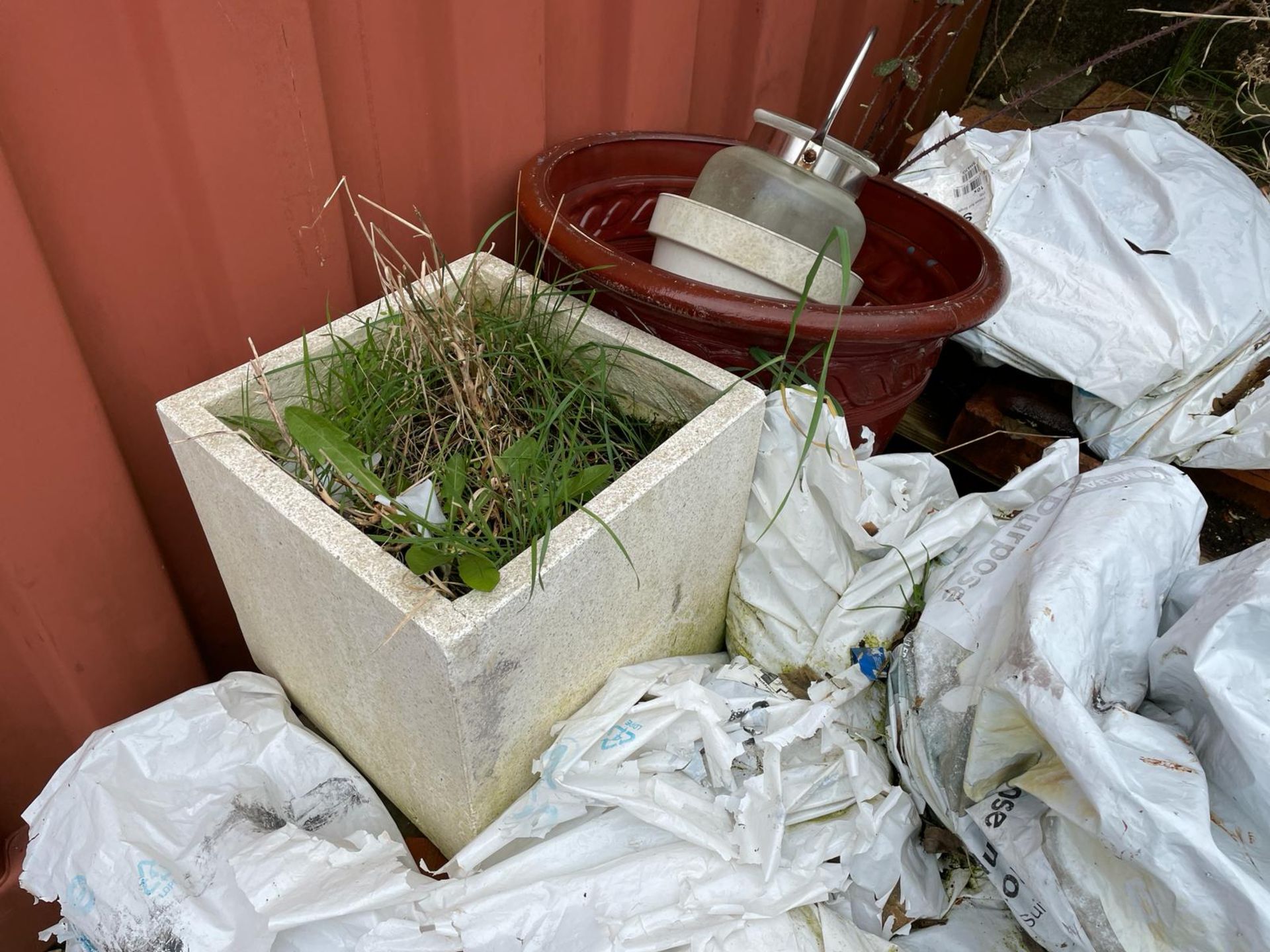 1 x Assortment of Garden Planters, Bricks and Tiles - Image 8 of 23