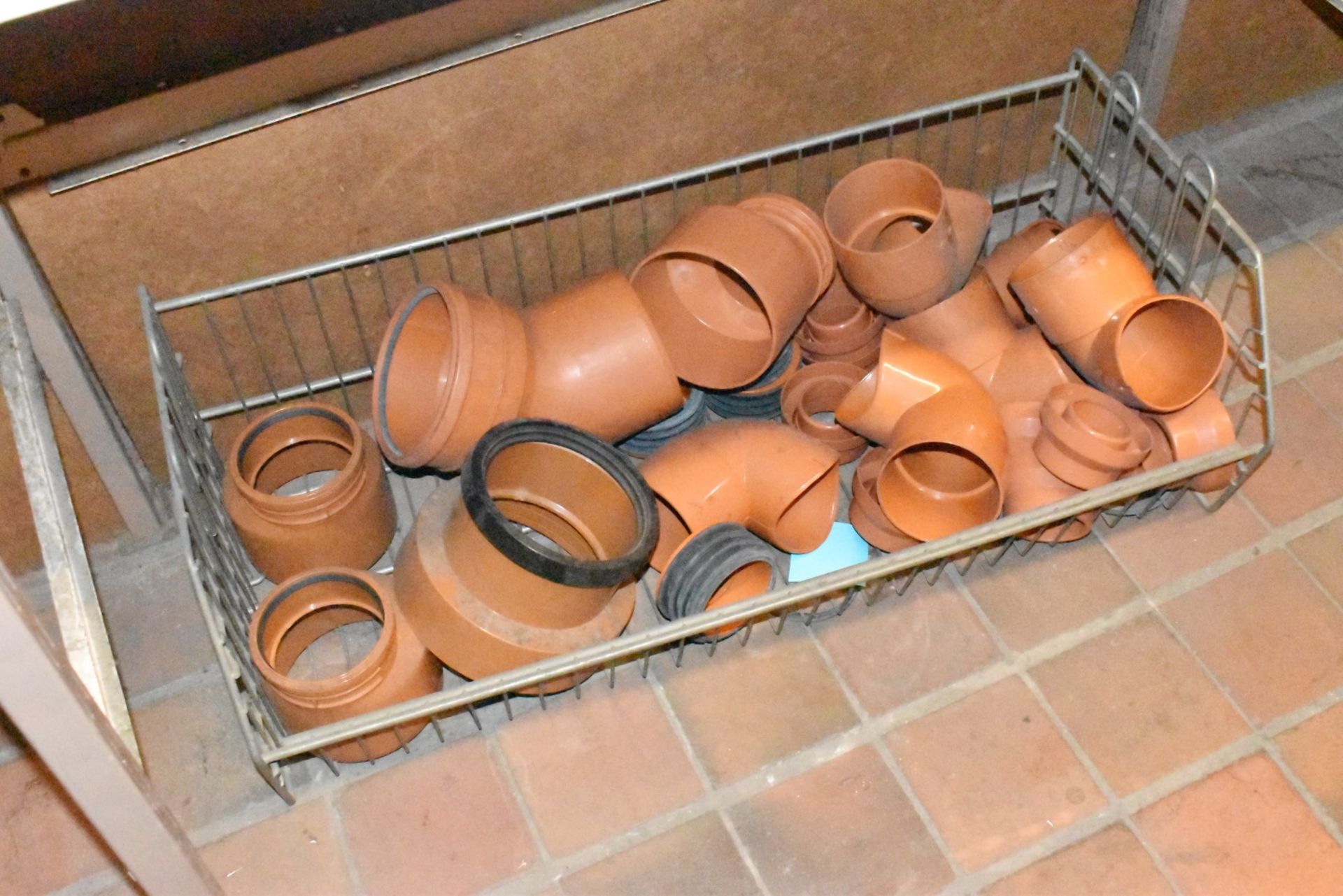 1 x Large Assorted Collection of Plumbing Parts, Bathroom Accessories, Wire Cages, Linbins and More - Image 28 of 217