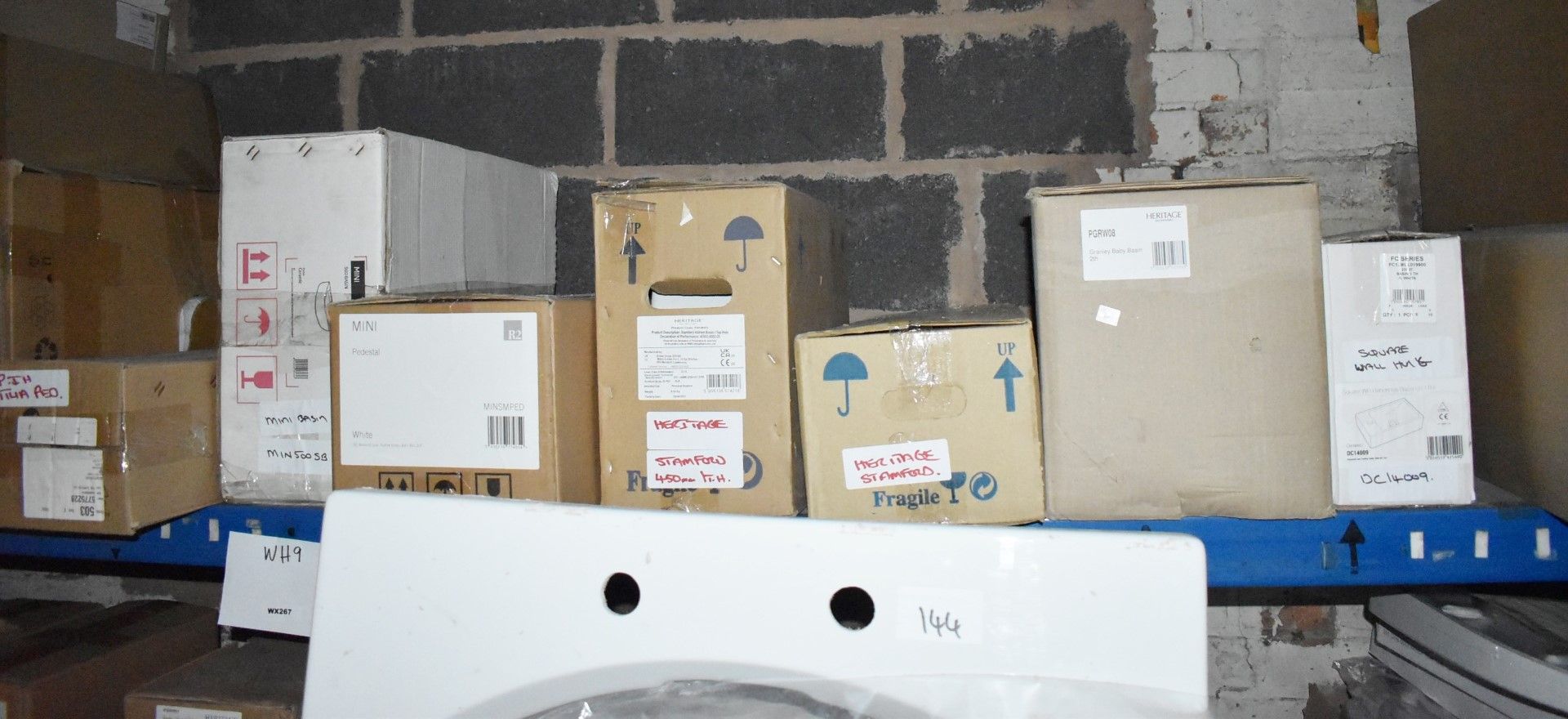 1 x Assorted Collection - Bath, Toilet Pans, Sink Basins, Toilet Seats, Vanity Units, Shower Trays - Image 35 of 38