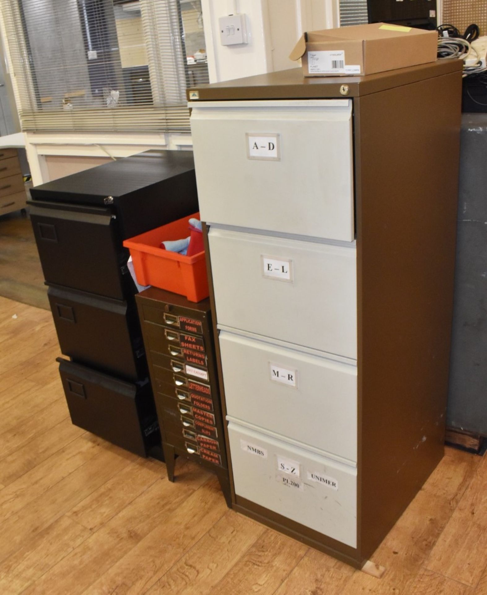 3 x Filing Cabinets Including a Nice Vintage A4 Drawer Cabinet - Image 3 of 4