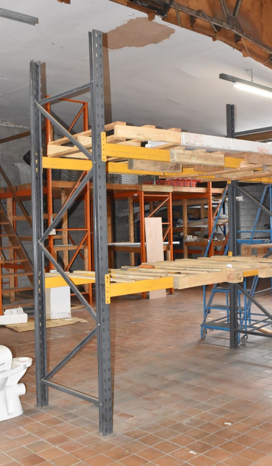 2 x Bays of Pallet Racking - Includes 3 x Uprights and 8 x Crossbeams - Size: H300 x W500 x D90cms - Image 2 of 5