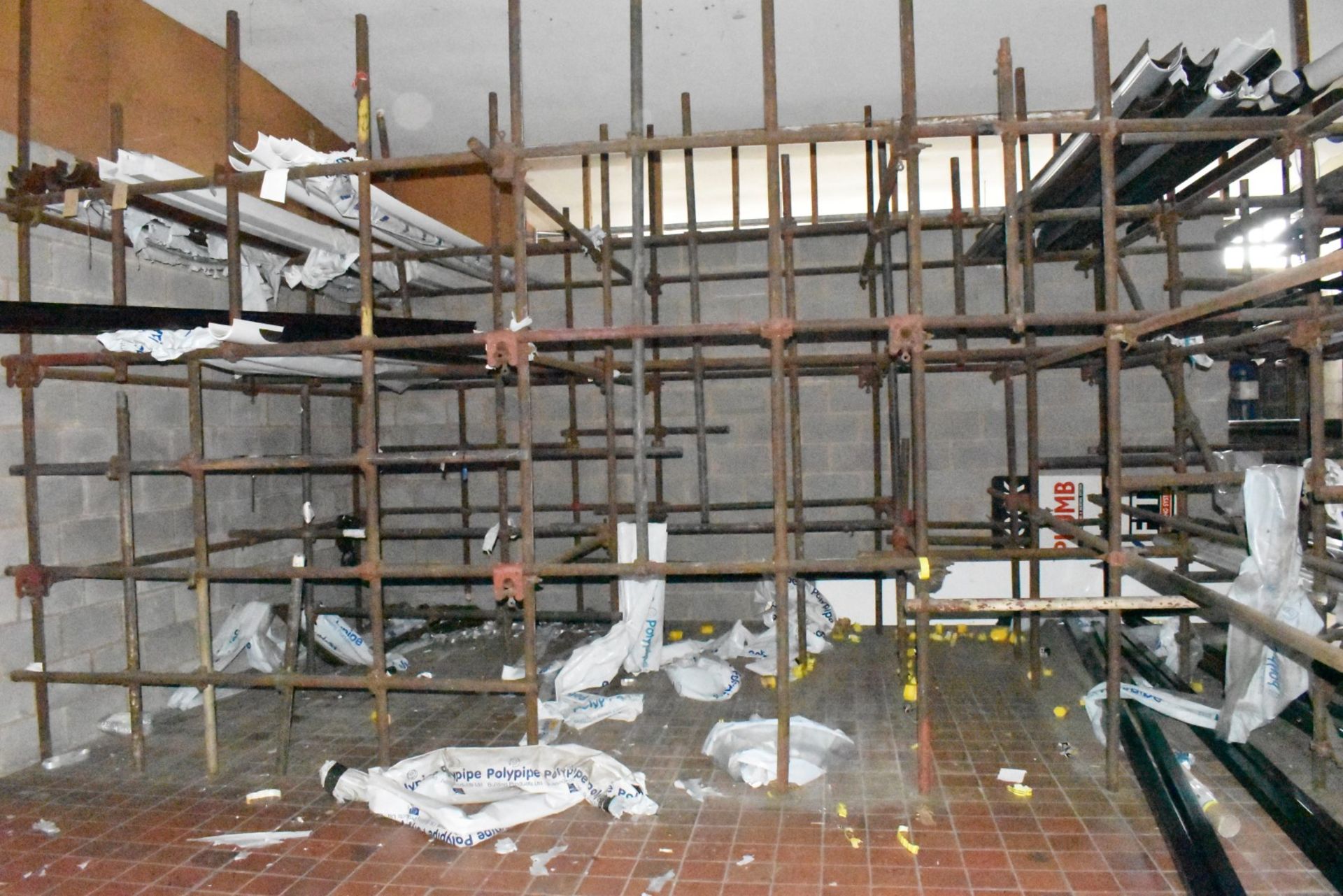 1 x Large Collection of Scaffolding and Fixtures Covering a Floor Space of Approx 13 x 13ft - Image 14 of 15