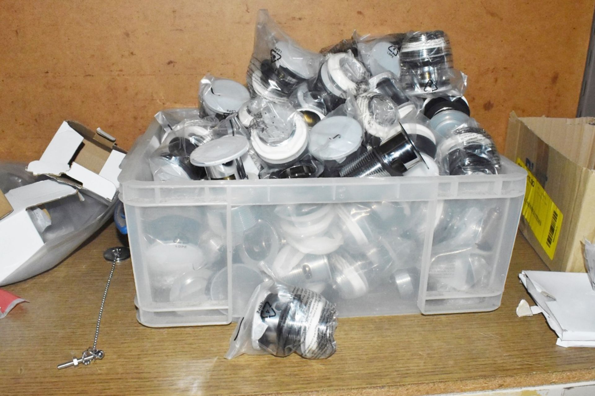 1 x Large Assorted Collection of Plumbing Parts, Bathroom Accessories, Wire Cages, Linbins and More - Image 189 of 217