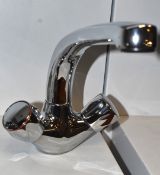 1 x Kitchen Mixer Tap - Chrome Finish