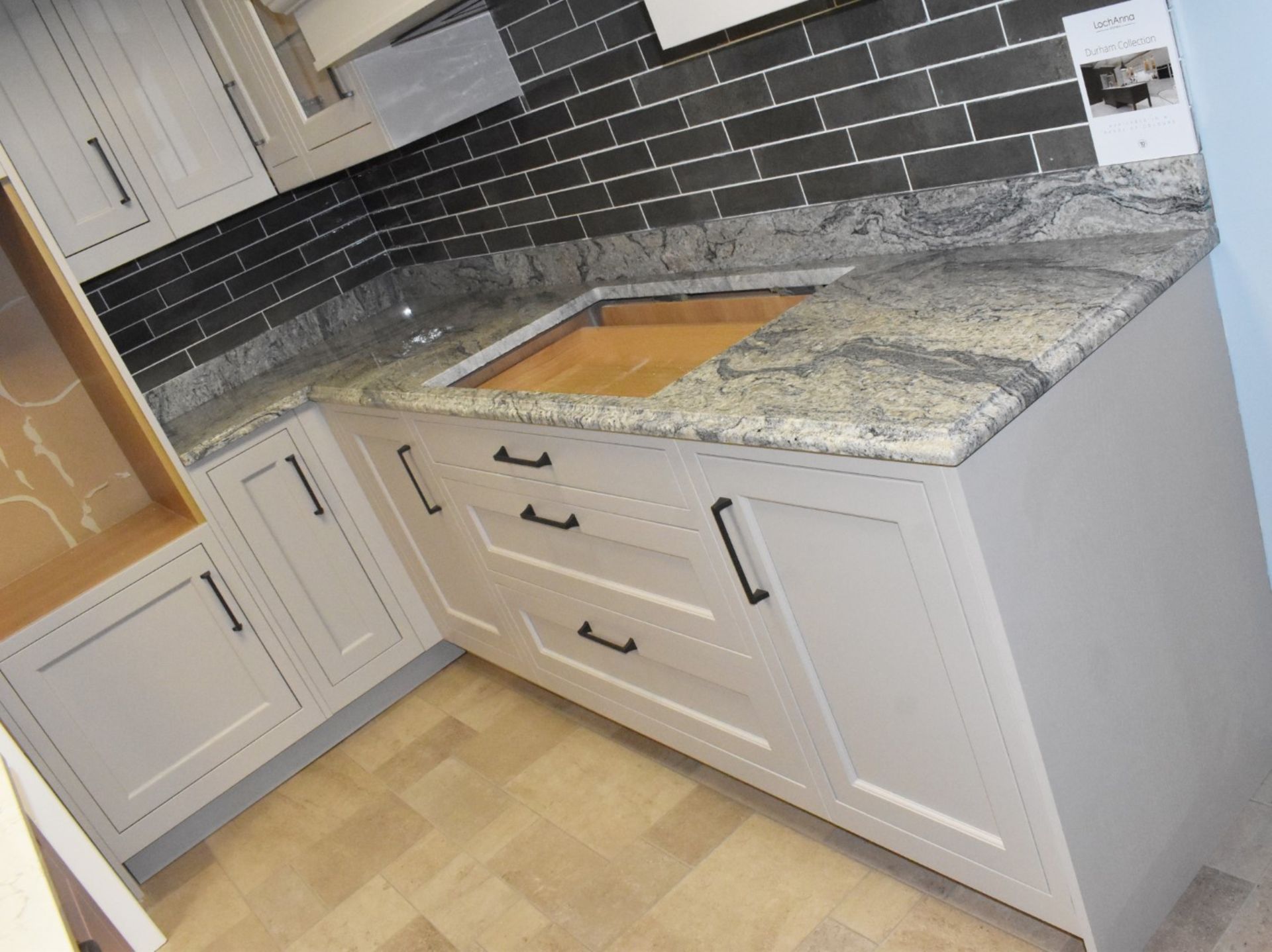 1 x LochAnna Ex Display Fitted Kitchen With Granite Worktops, Solid Wood Doors, Soft Close Drawers - Image 13 of 34