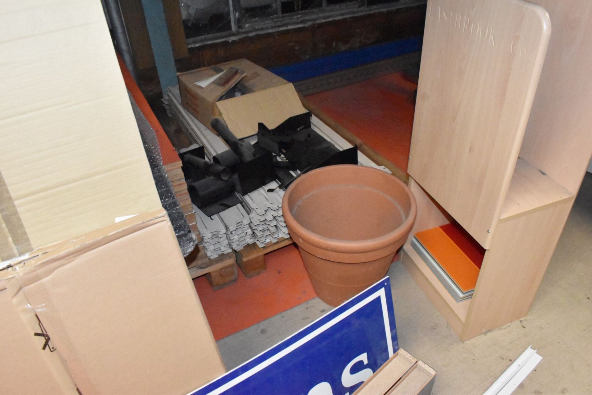 1 x HUGE Resale COLLECTION Entire Contents of Mezzanine Floor BATHROOM STOCK, Frankie Baskets, Doors - Image 19 of 171