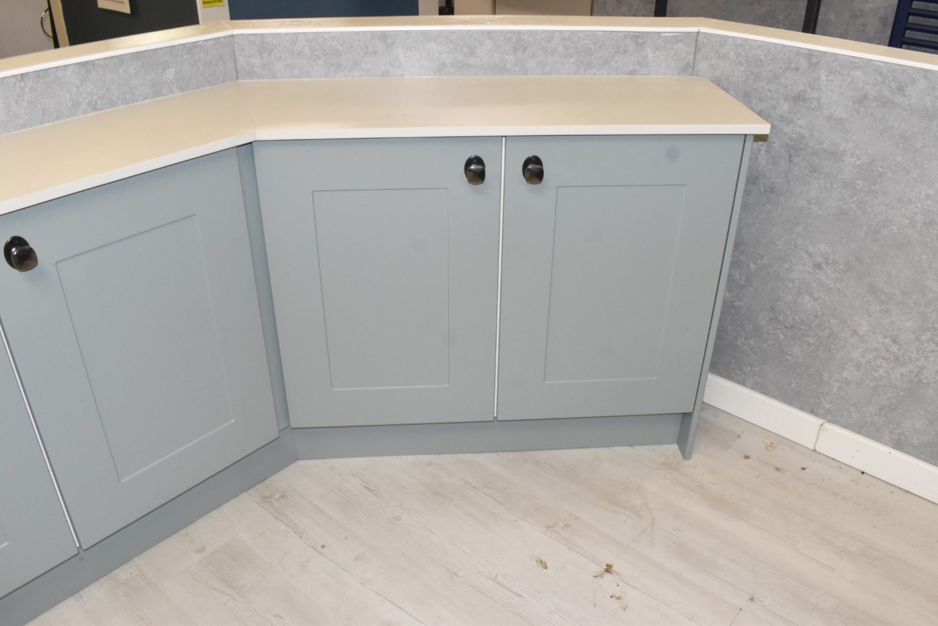 1 x Four Door Cabinet With a Light Grey Finish, Shaker Style Doors and a Silestone Worktop - Image 3 of 10