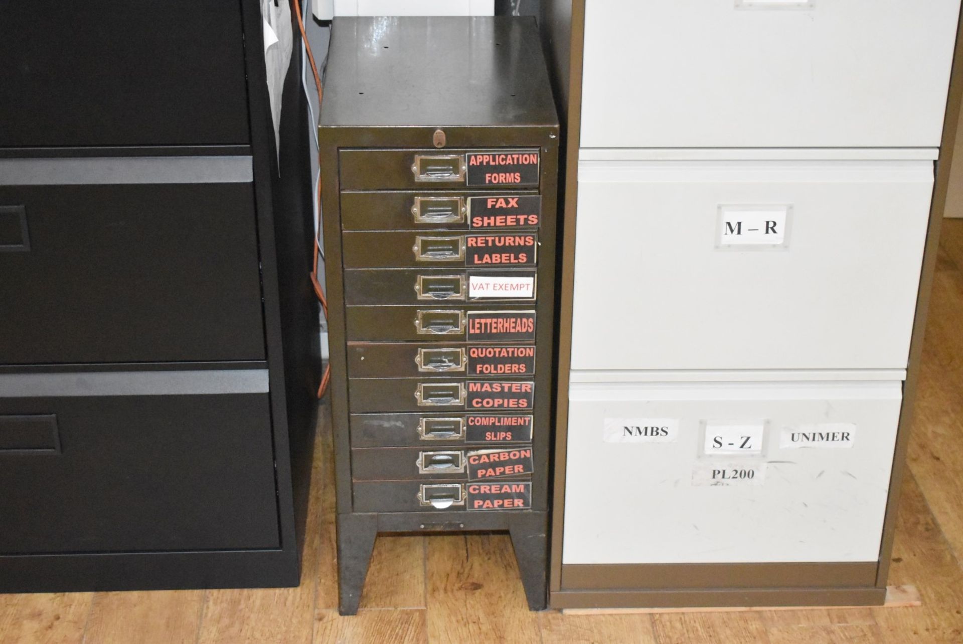 3 x Filing Cabinets Including a Nice Vintage A4 Drawer Cabinet - Image 2 of 4