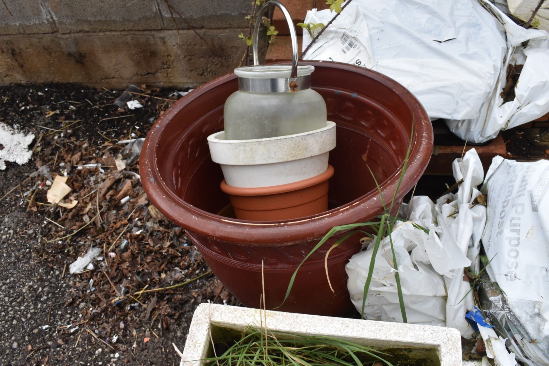 1 x Assortment of Garden Planters, Bricks and Tiles - Image 11 of 23