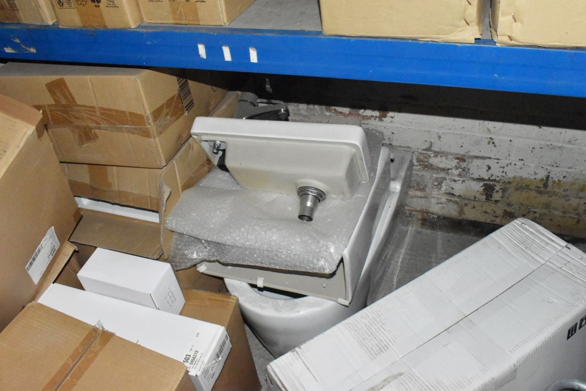 1 x Assorted Collection - Bath, Toilet Pans, Sink Basins, Toilet Seats, Vanity Units, Shower Trays - Image 21 of 38