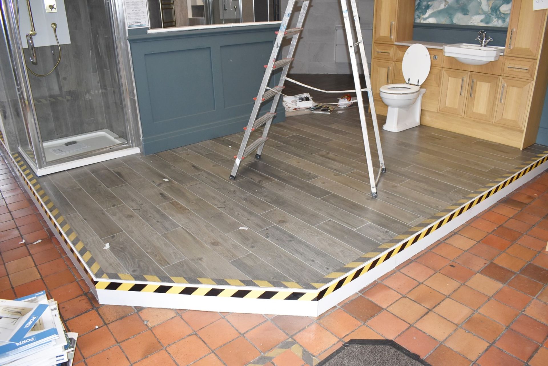 1 x Large Amount of Raised Flooring From a Retail Showroom Environment - Image 15 of 18