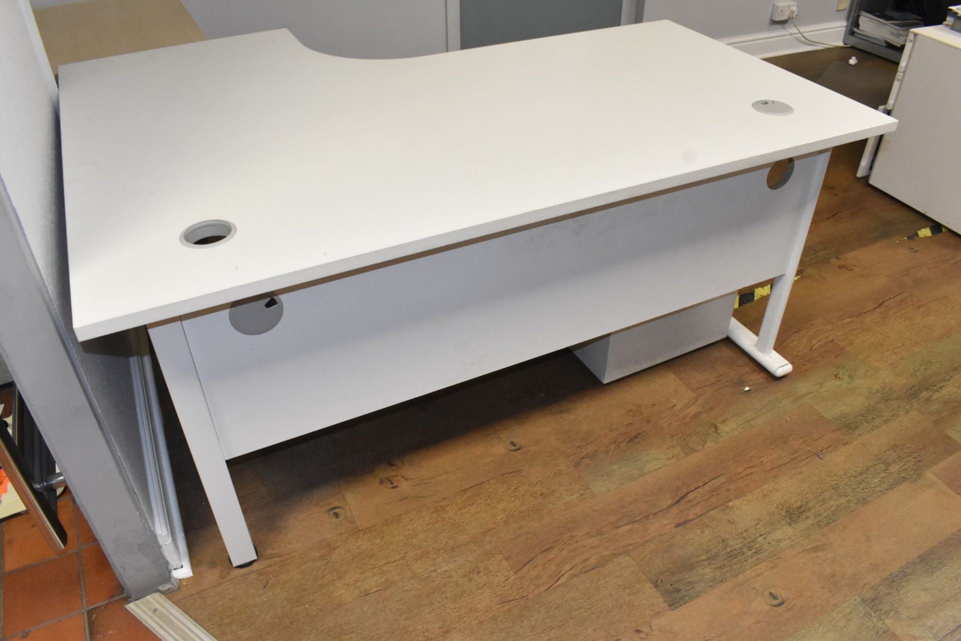 1 x Office Furniture Set Including a Corner Desk, Drawer Pedestal and Sliding Door Cabinet - Image 5 of 10