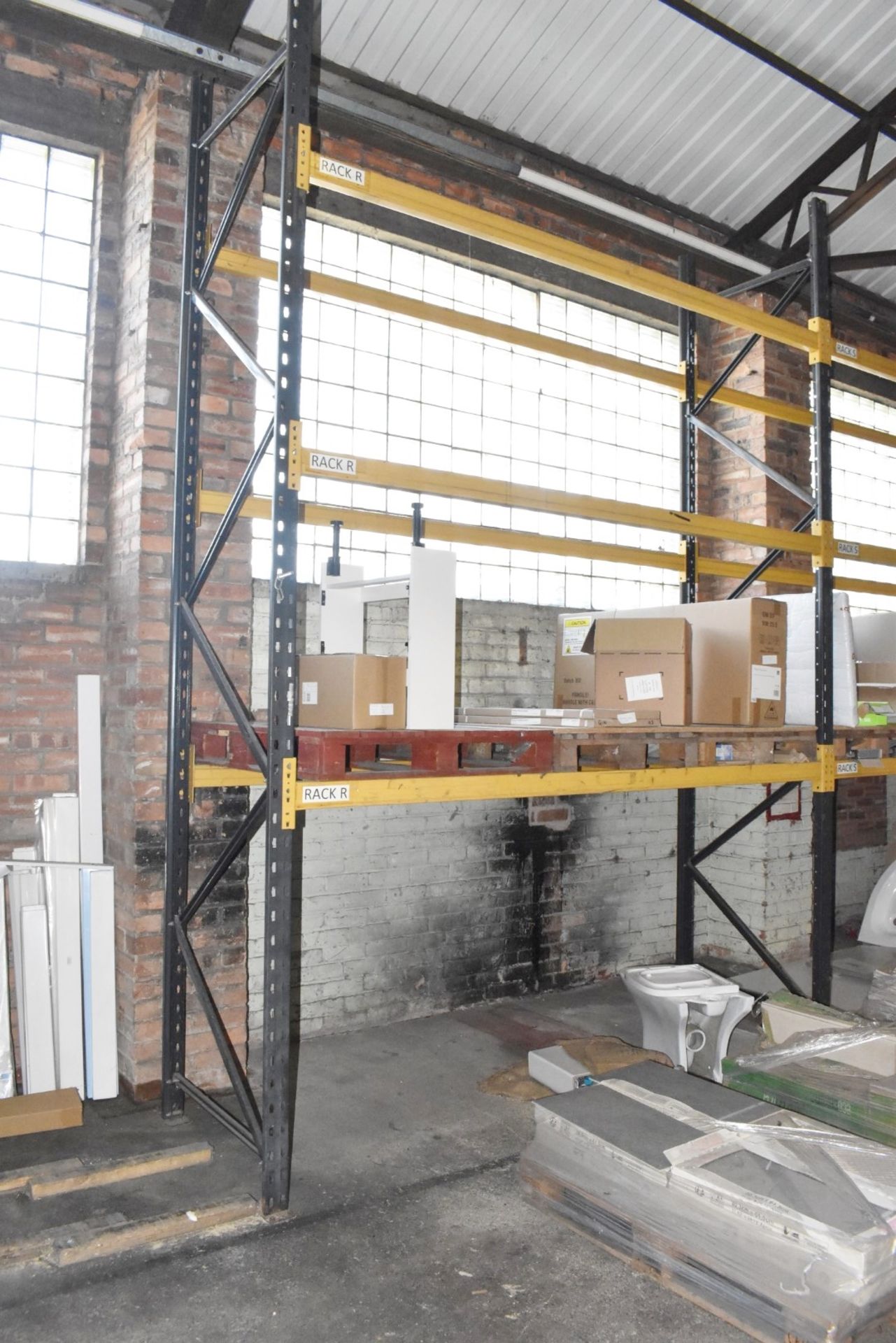 2 x Bays of Pallet Racking - Includes 3 x Uprights and 12 x Crossbeams - Size: H400 x W500 x D90cms - Image 3 of 6