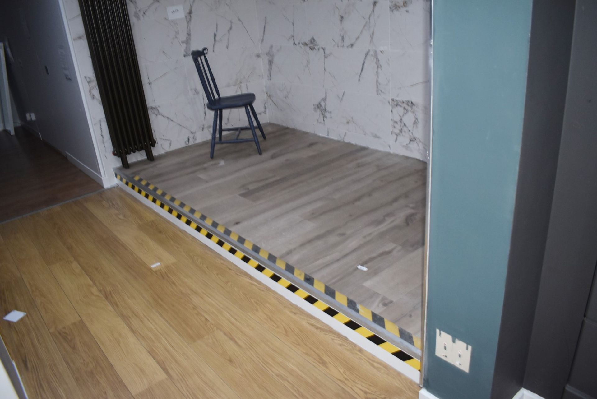 1 x Large Amount of Raised Flooring From a Retail Showroom Environment - Image 2 of 18