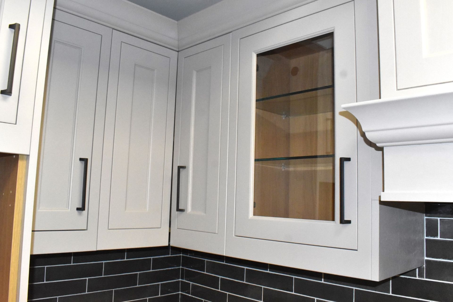 1 x LochAnna Ex Display Fitted Kitchen With Granite Worktops, Solid Wood Doors, Soft Close Drawers - Image 15 of 34