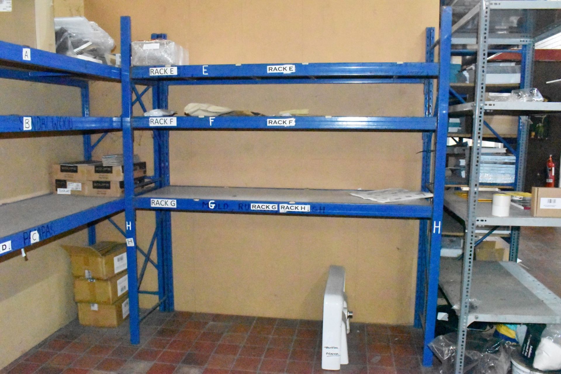 1 x Large Collection of Warehouse Shelving to Include 7 x Uprights, 34 x Crossbeams and Shelves - Image 11 of 13