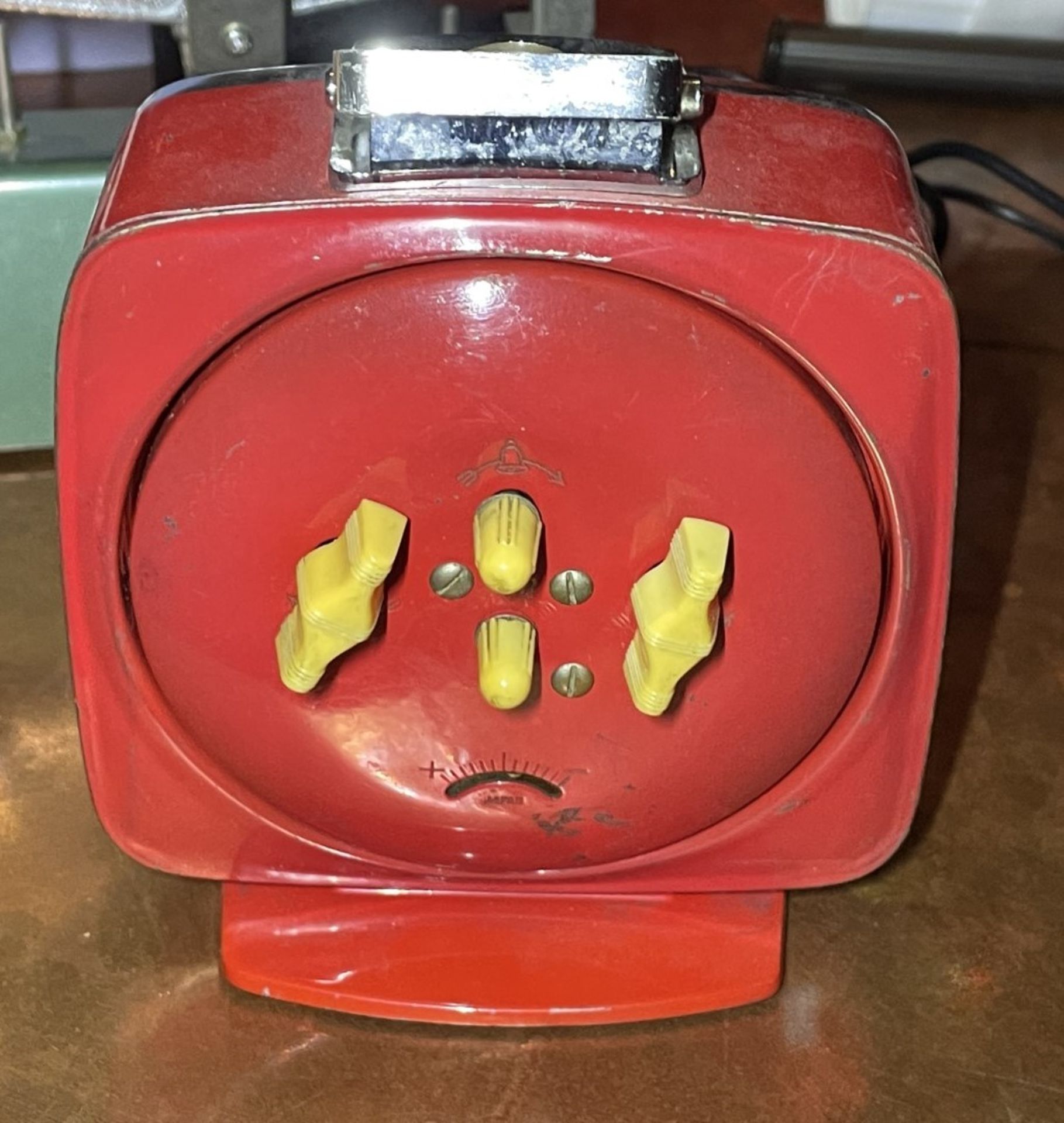 1 x Vintage Japanese Seiko Corona Repeat Red Mechanical Alarm Clock - Image 2 of 4