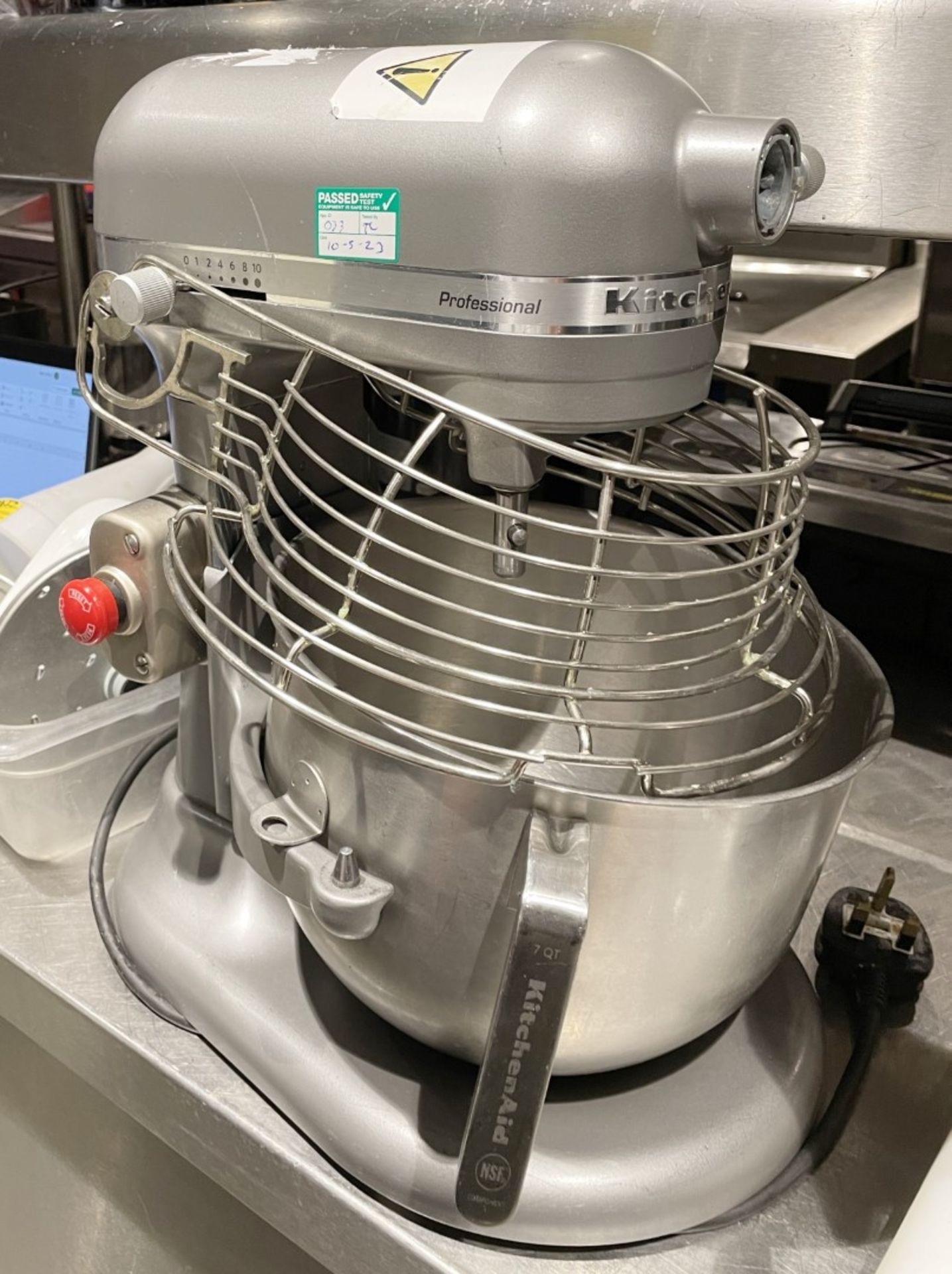 1 x Kitchenaid 6.9 Ltr Commercial Planetary Food Mixer - Model 5KSM7990XBSL - Includes Mixing Bowl - Image 10 of 16