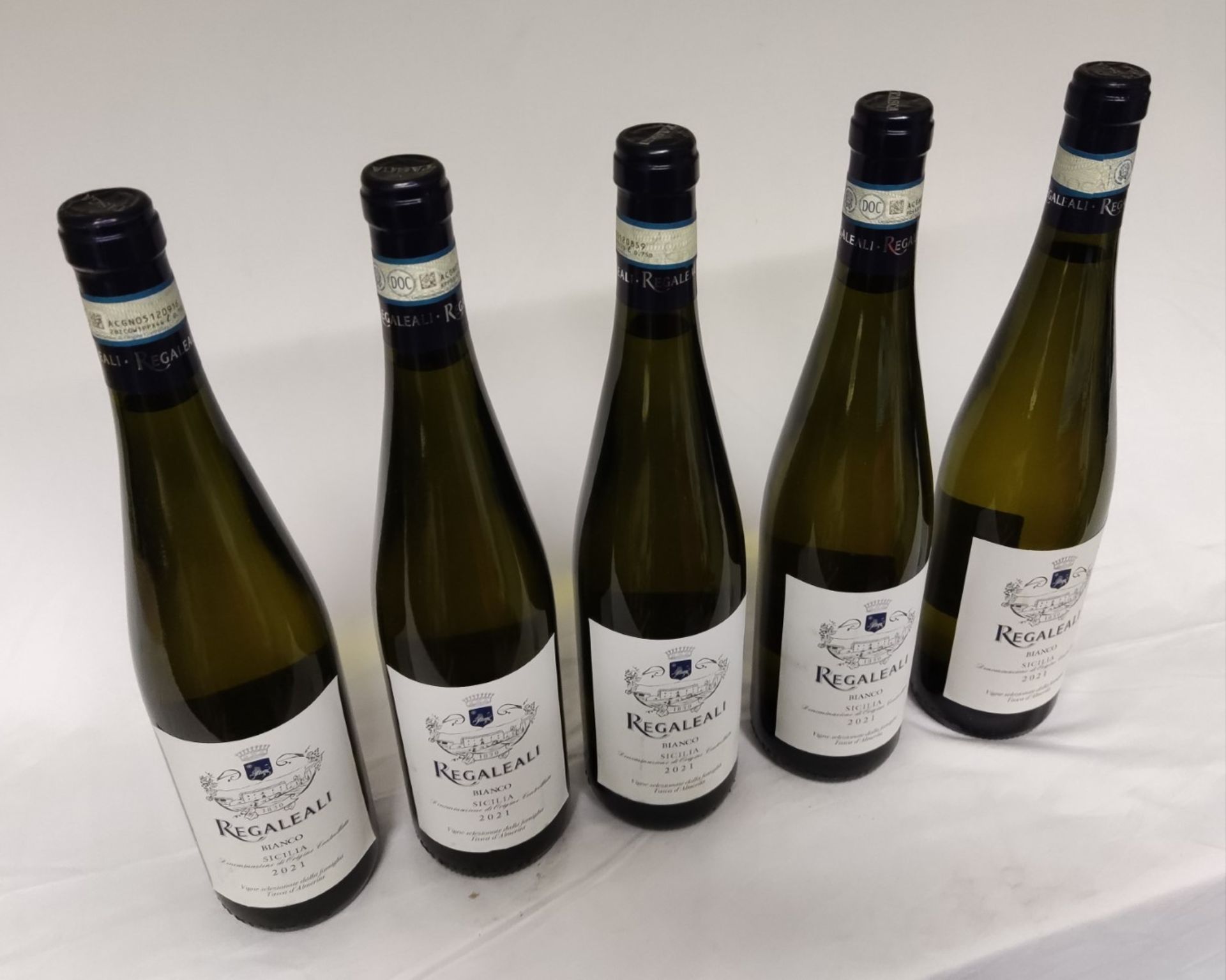 5 x Bottles of 2021 Tasca D’Almerita - Tenuta Regaleali Bianco White Wine - RRP £90 - Image 5 of 6