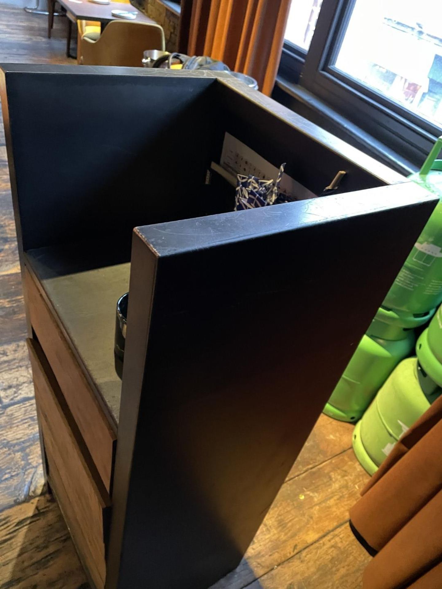 1 x Restaurant Meet and Greet Station Featuring a Black Metal Construction Rustic With Wood Panels - Image 4 of 10