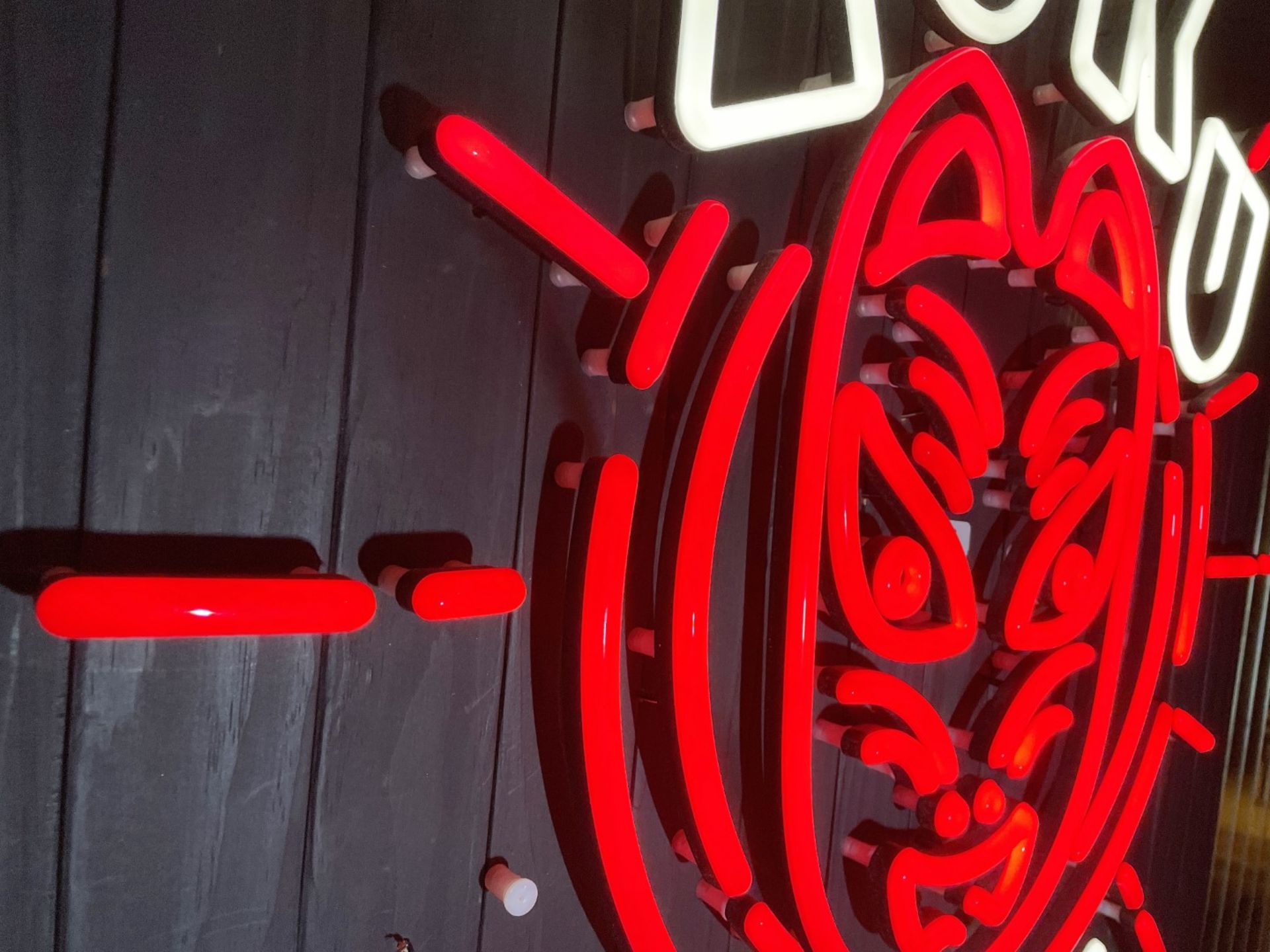 1 x RED NEON Illuminated Wall Sign ZOKU RECORDS Mounted on a Black Wooden Wall Panel - Image 3 of 5
