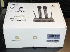 1 x Tonor TW-820 Dynamic Dual Wireless Professional Microphone Set in Original Box