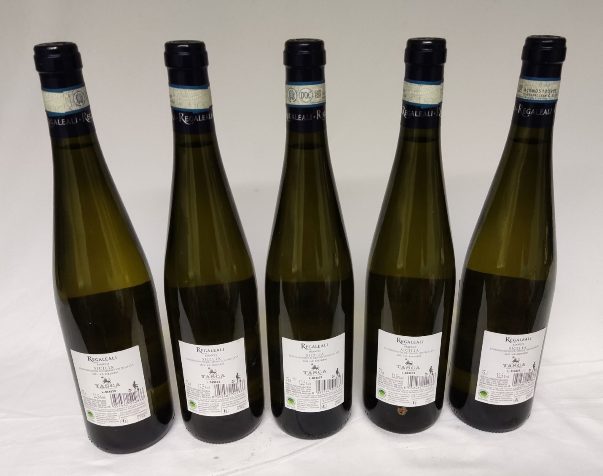 5 x Bottles of 2021 Tasca D’Almerita - Tenuta Regaleali Bianco White Wine - RRP £90 - Image 3 of 6