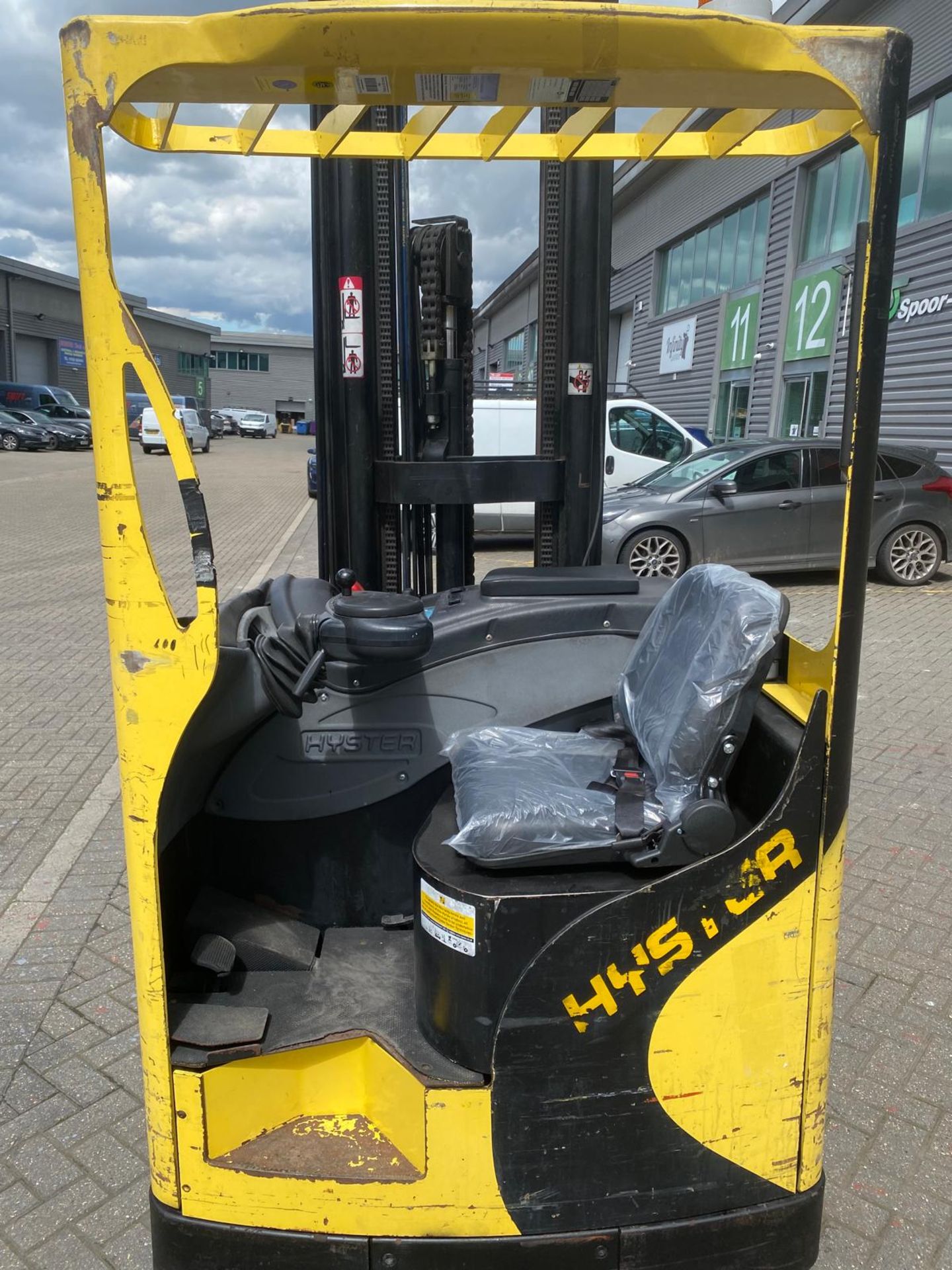 Hyster Forklift Reach Truck - Year: 2007 - 1,400kg Capacity - 8.5m Lift Height - Includes Charger - Image 3 of 10