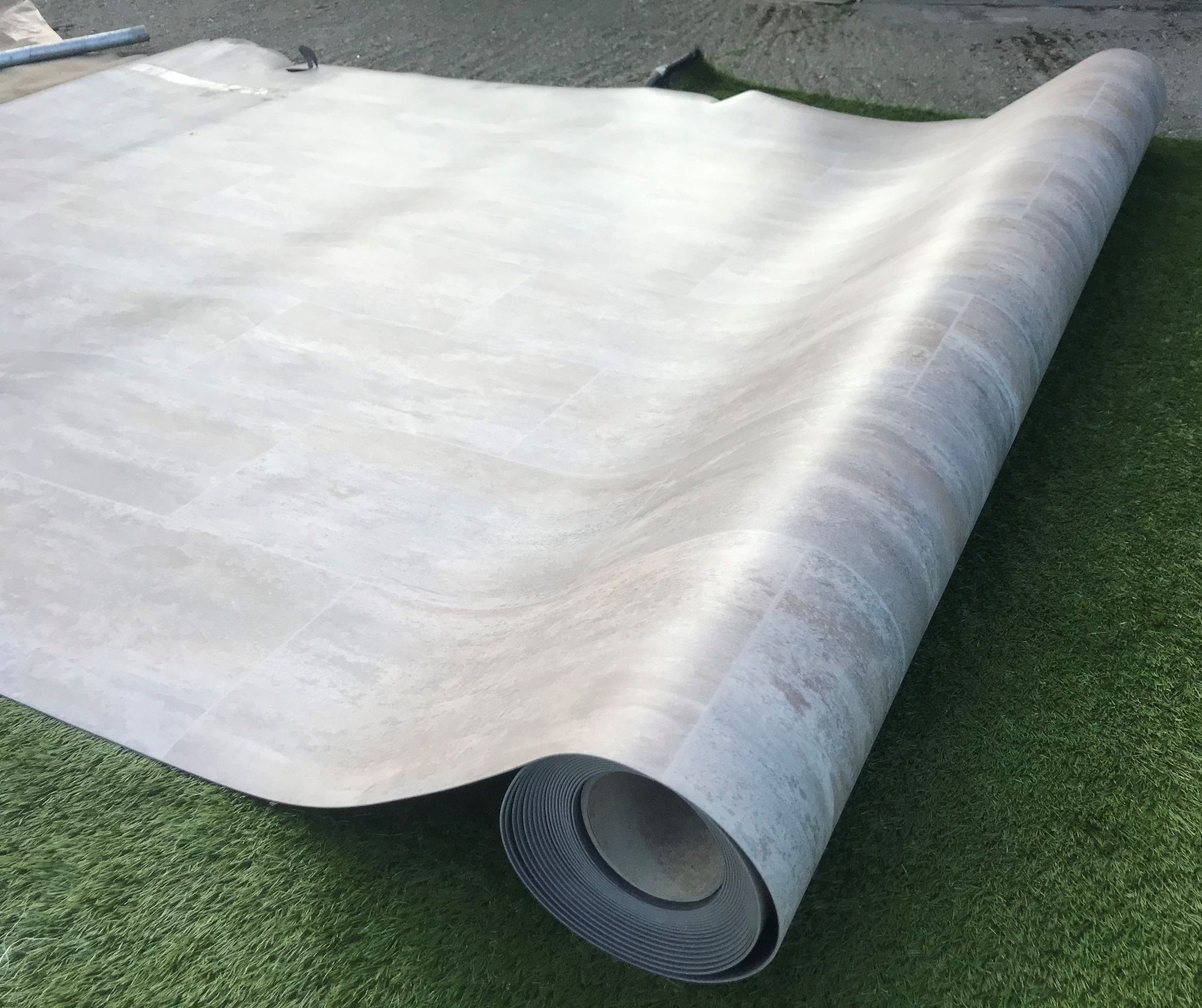 1 x GERFLOR Tarkett Commercial Safety Flooring In Melbourne Tile Design - 10.8X2 Meter Roll - Ref: - Image 3 of 4
