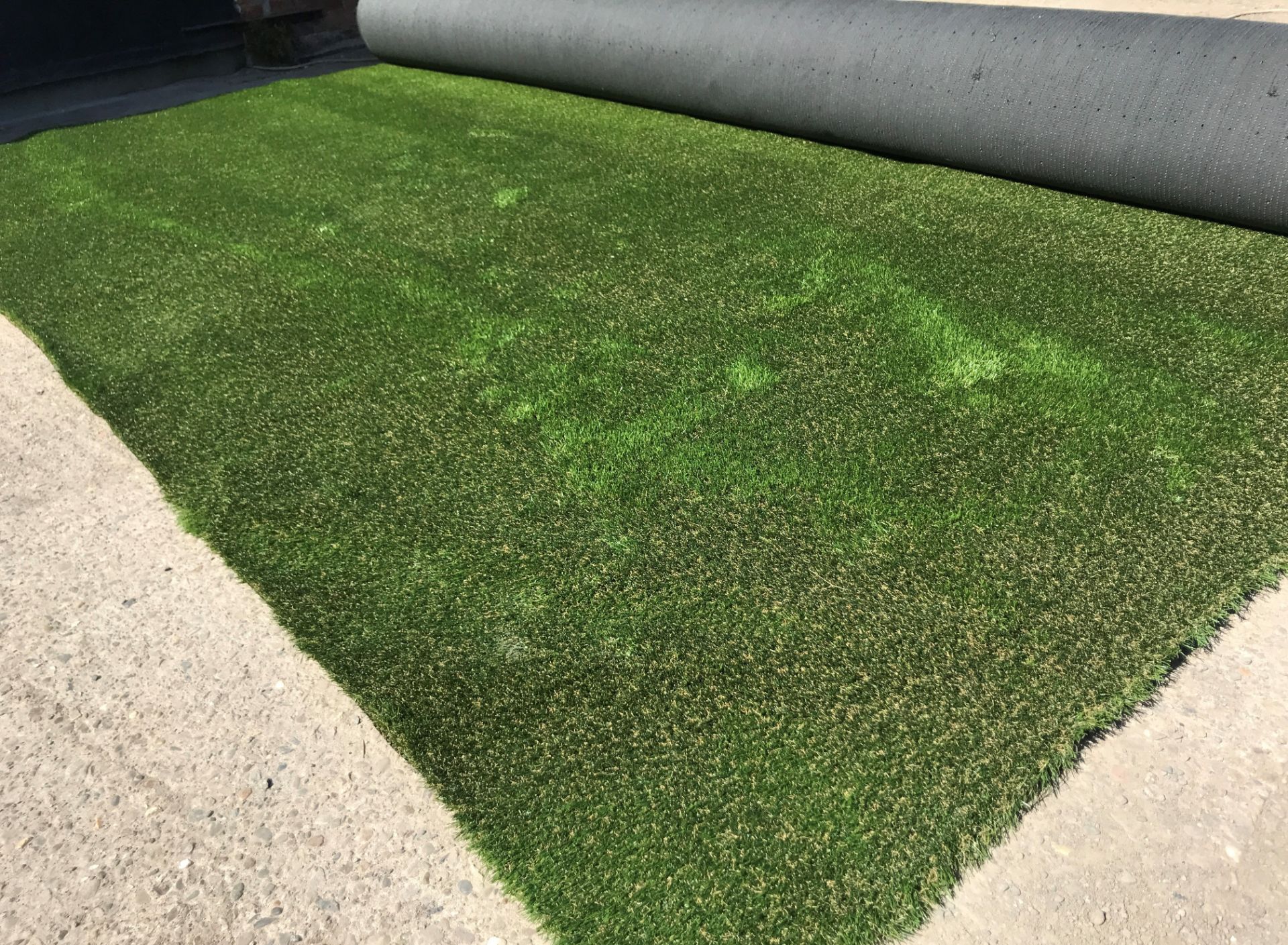 1 x Playrite Nearly Grass - Artificial Grass/Turf - 30X4 Meter Roll - Ref: NWF022 - CL912 - NO VAT - Image 2 of 6