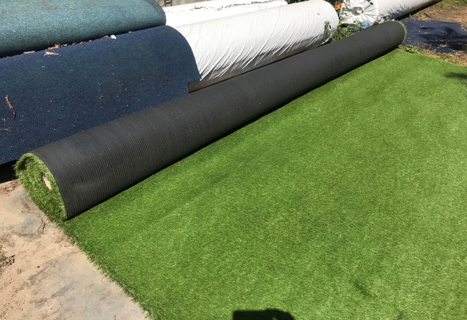 1 x Heavyweight Artificial Garden Grass - 40Mm Thick - 17.5X5M Roll - Rrp £32.99 Per Square - Image 3 of 5