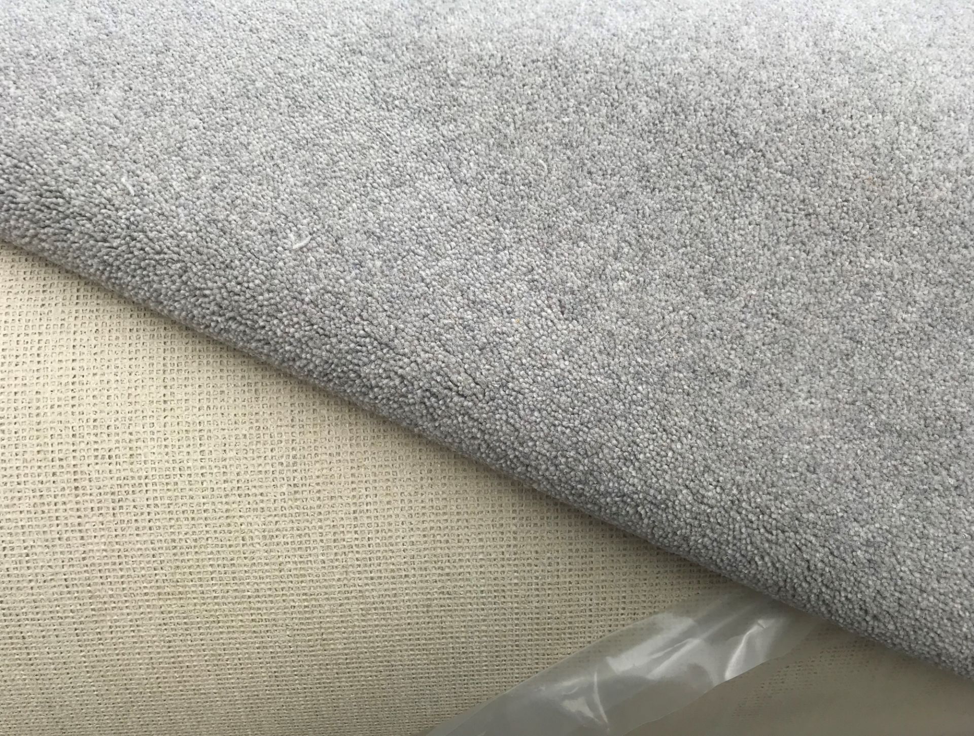 1 x Westex Carpets - Ultima Twist Major - Colour Dove Grey - 20X5 Meters - Rrp £85 Per Square - Image 3 of 4